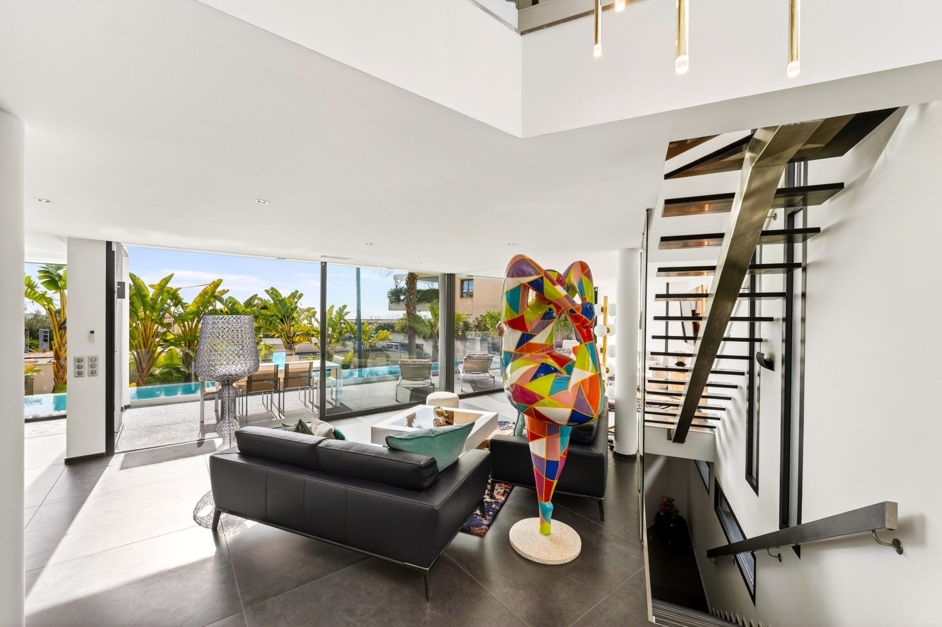 luxury house 7 Rooms for sale on BANDOL (83150)