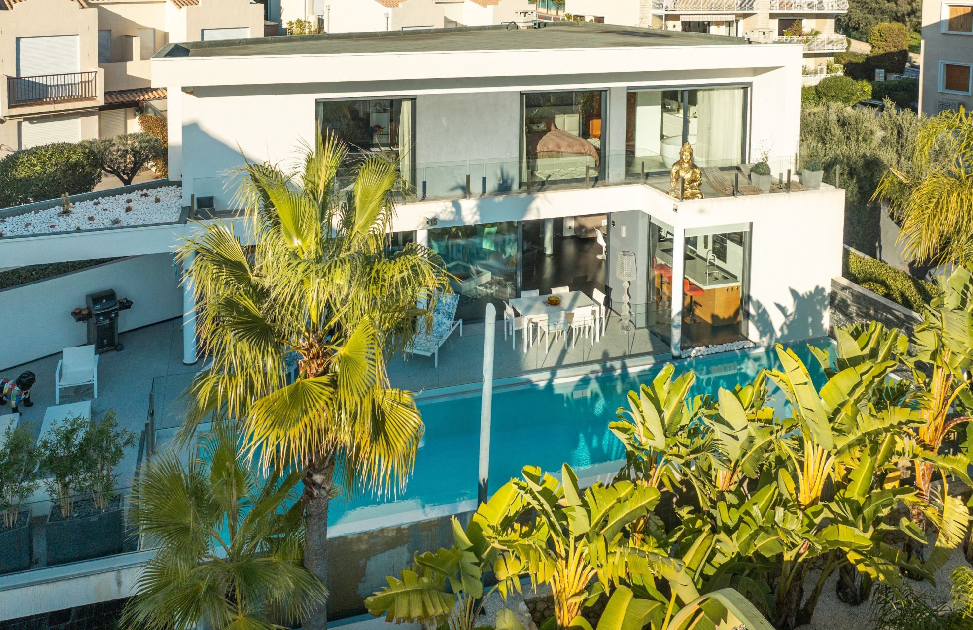 luxury house 7 Rooms for sale on BANDOL (83150)