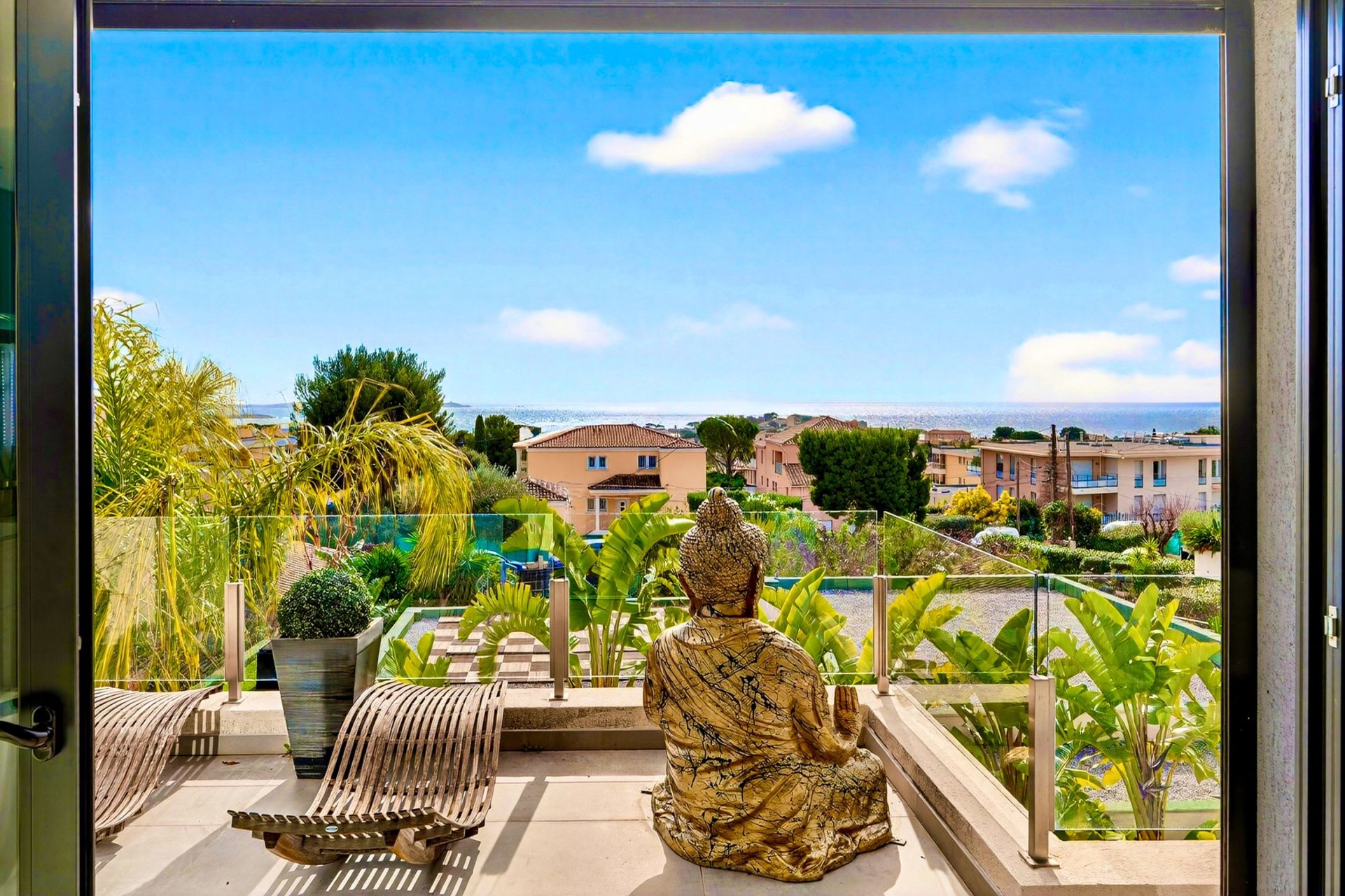 luxury house 7 Rooms for sale on BANDOL (83150)