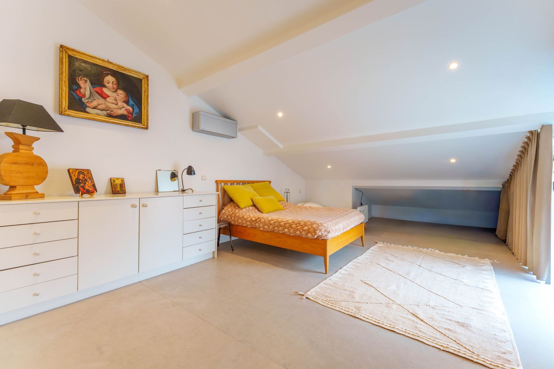 luxury triplex 5 Rooms for sale on MONTPELLIER (34000)