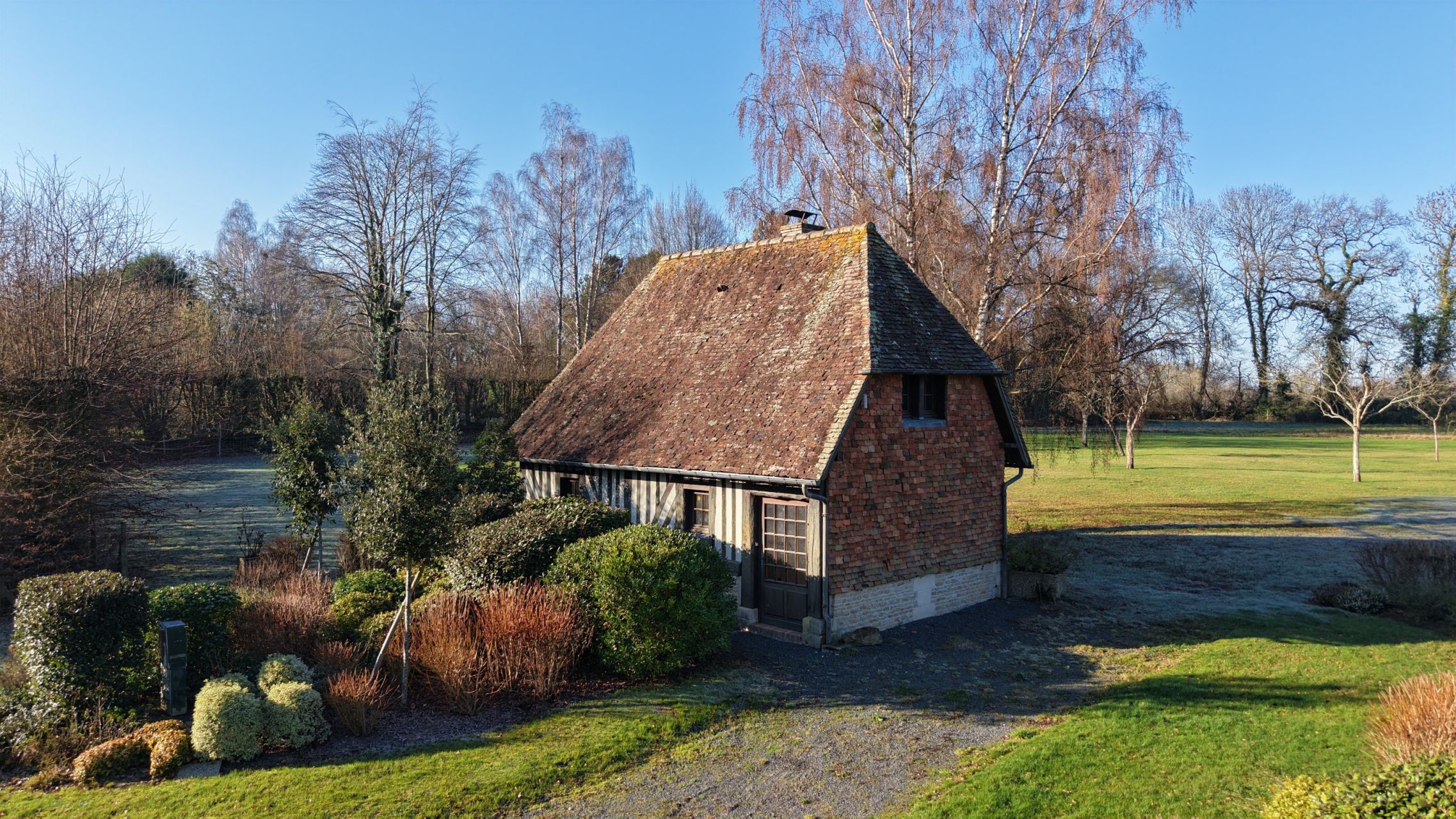 luxury house 13 Rooms for sale on ST ARNOULT (14800)