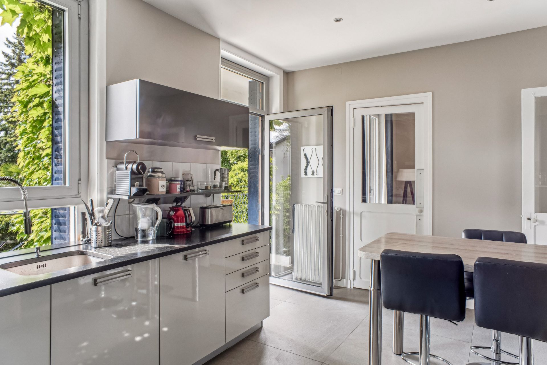 luxury house 8 Rooms for sale on ECULLY (69130)