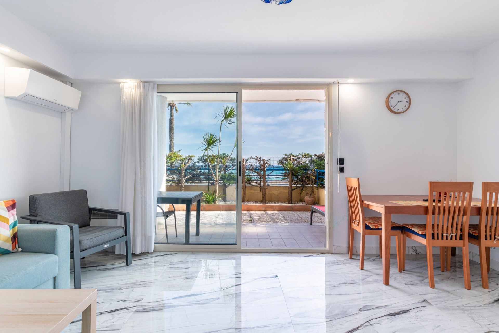 luxury apartment 2 Rooms for sale on ROQUEBRUNE CAP MARTIN (06190)