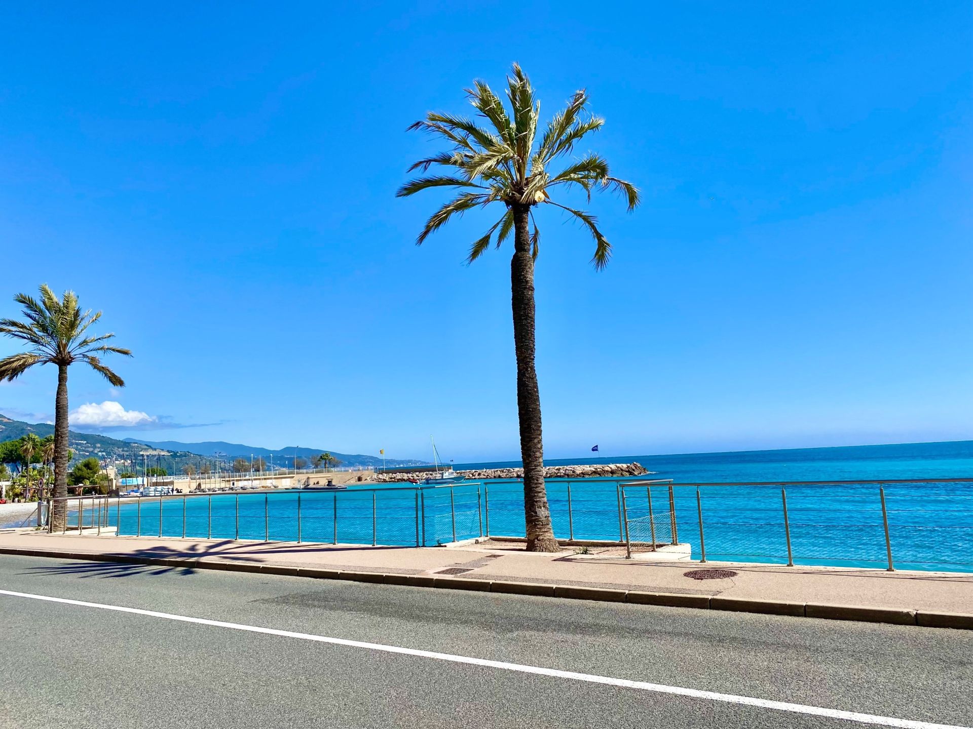 luxury apartment 2 Rooms for sale on ROQUEBRUNE CAP MARTIN (06190)