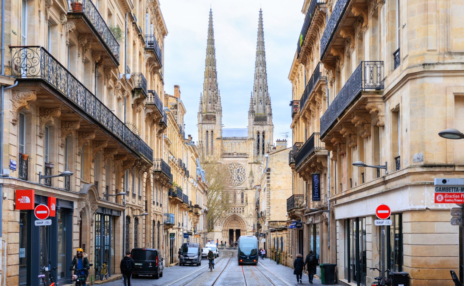 luxury apartment 3 Rooms for sale on BORDEAUX (33000)