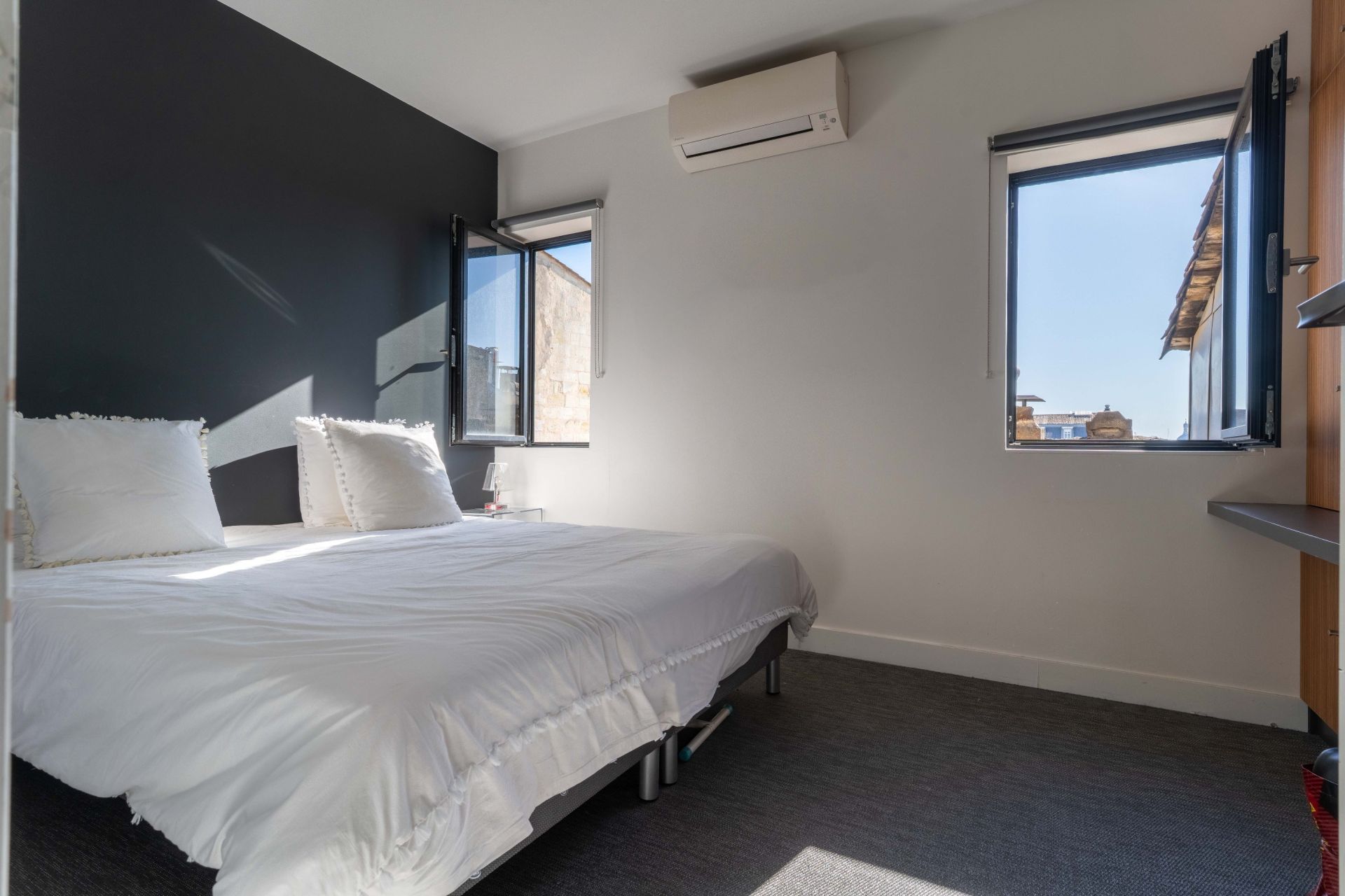 luxury apartment 3 Rooms for sale on BORDEAUX (33000)