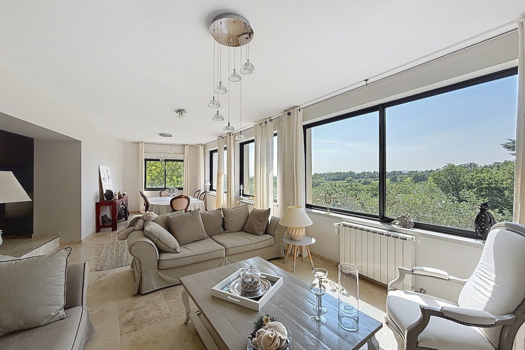 maison de luxe 26 Pièces en vente sur BARJAC (30430)