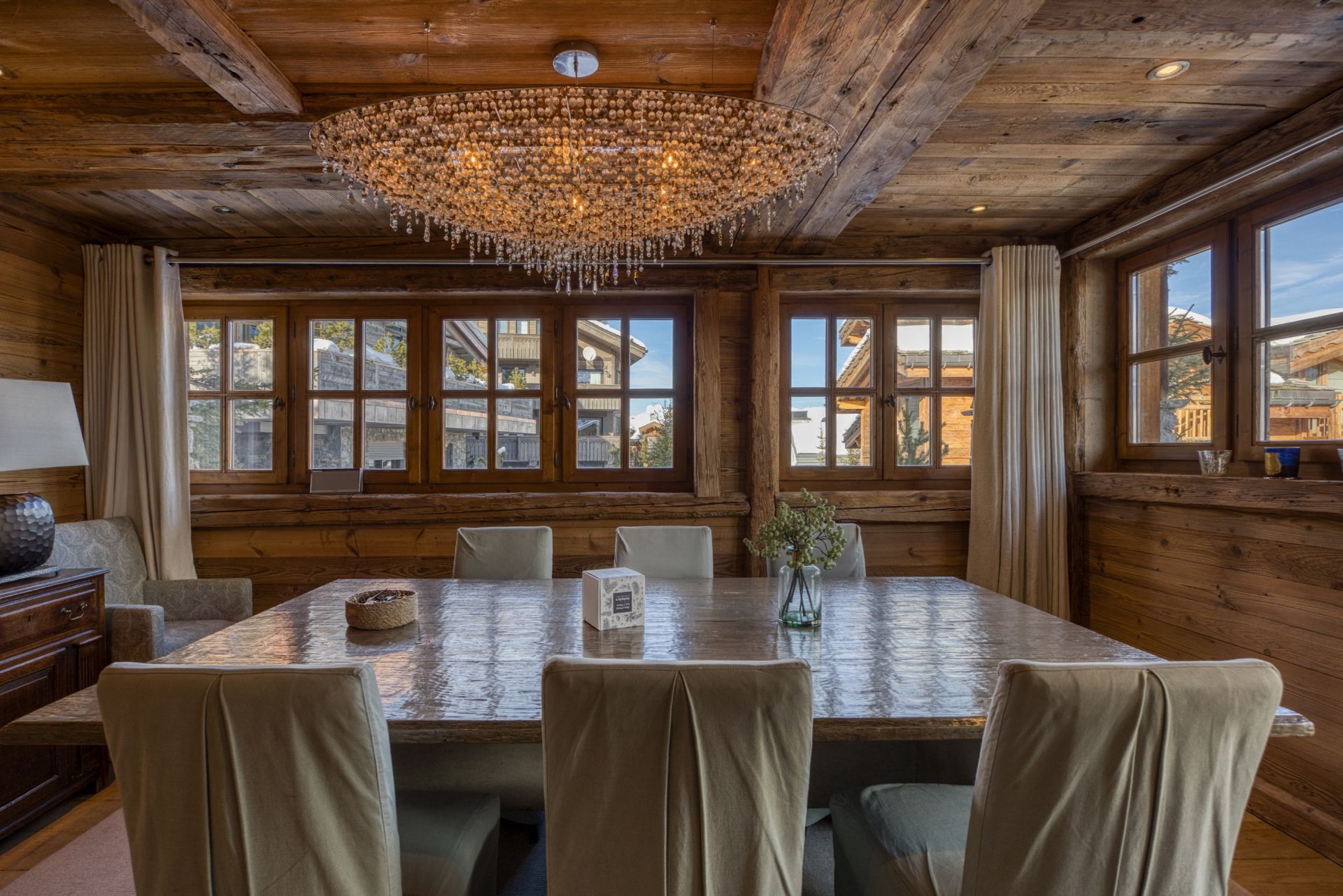 luxury chalet 8 Rooms for seasonal rent on COURCHEVEL (73120)