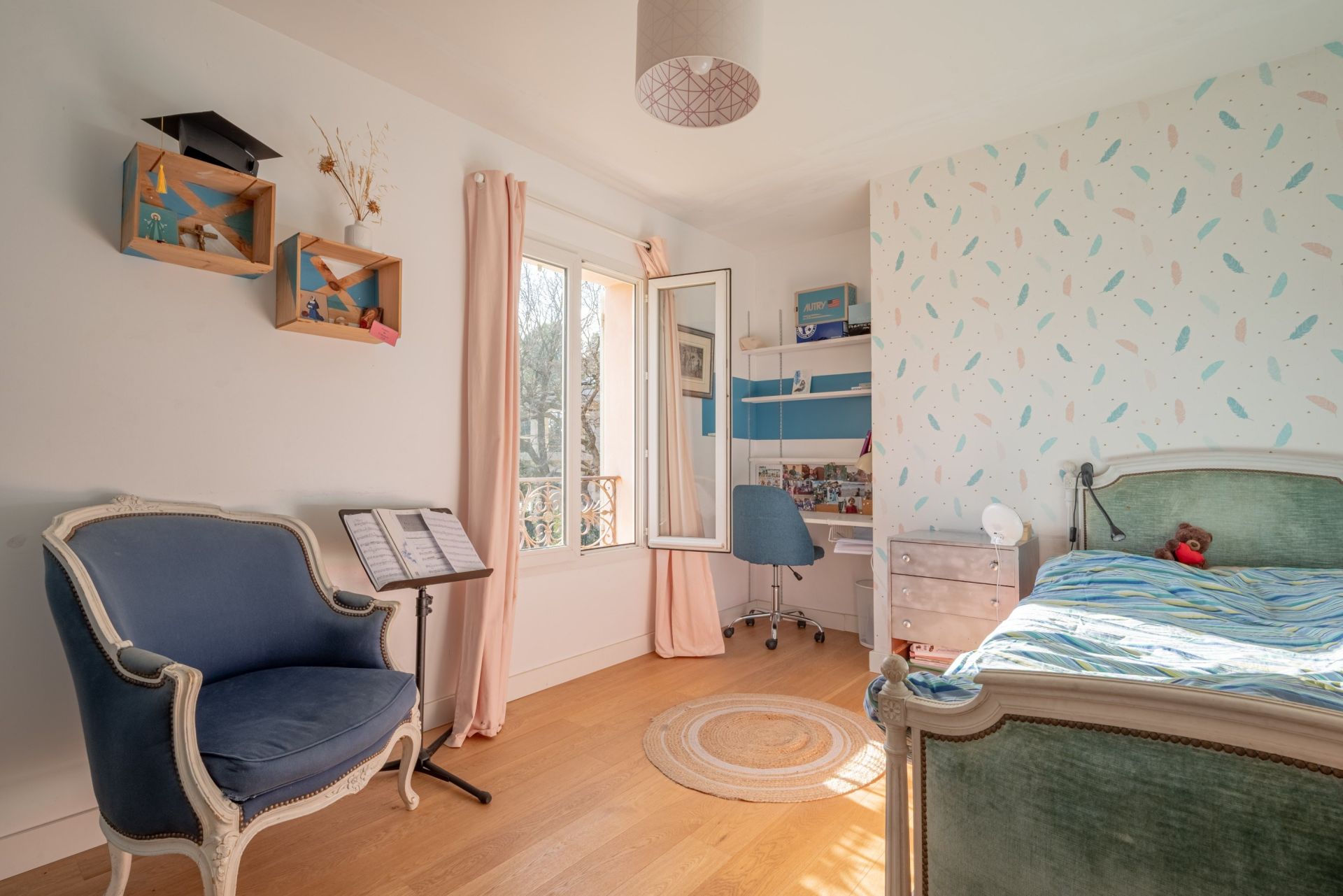 luxury house 8 Rooms for sale on AIX EN PROVENCE (13100)