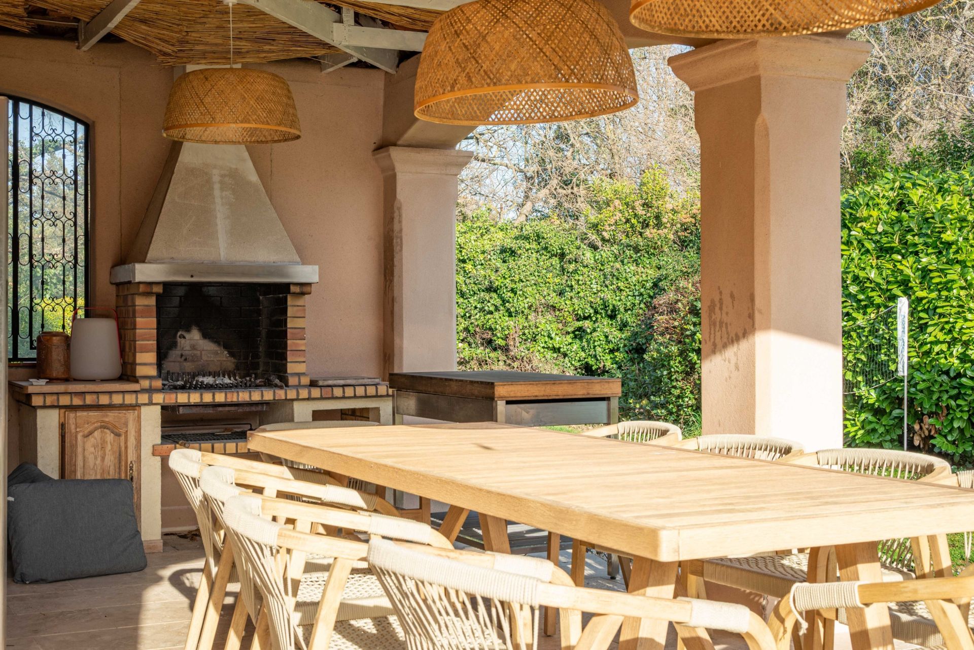 luxury house 8 Rooms for sale on AIX EN PROVENCE (13100)