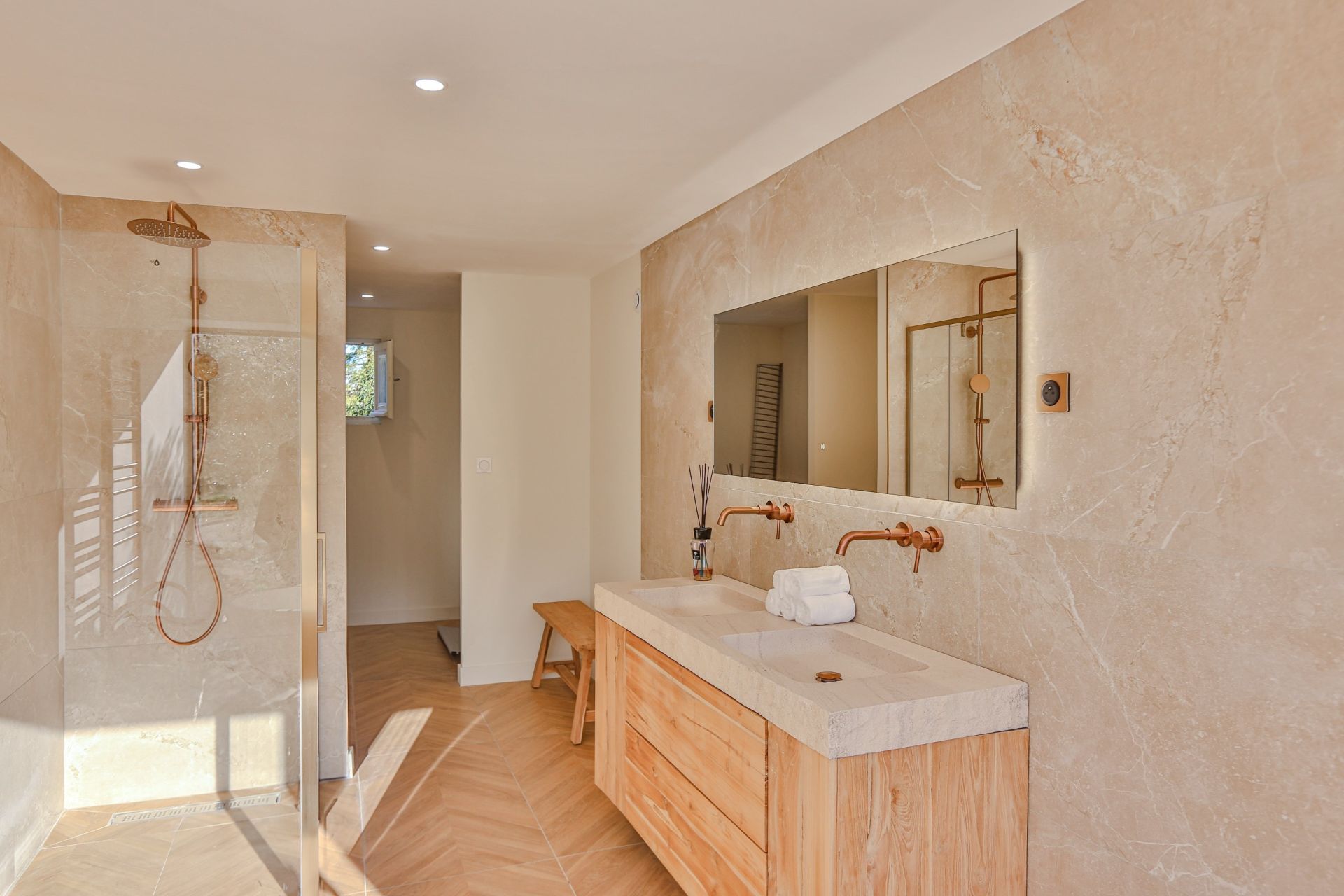 maison de luxe 12 Pièces en vente sur PERNES LES FONTAINES (84210)