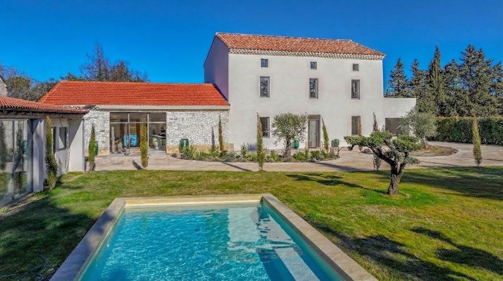luxury house 12 Rooms for sale on PERNES LES FONTAINES (84210)