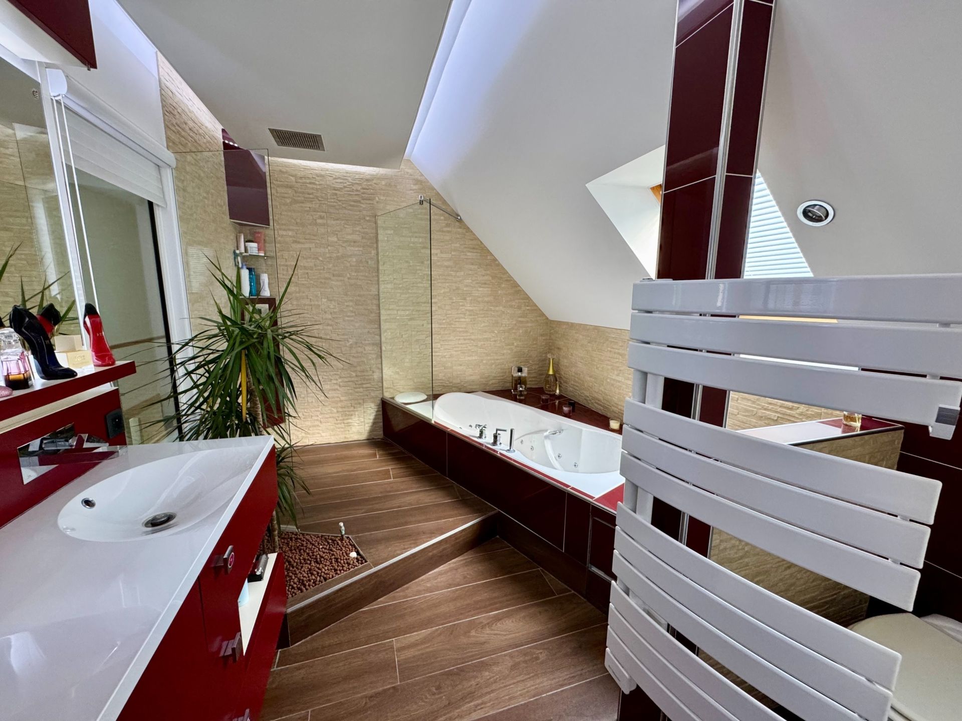 luxury house 7 Rooms for sale on LA CHAPELLE ST MESMIN (45380)