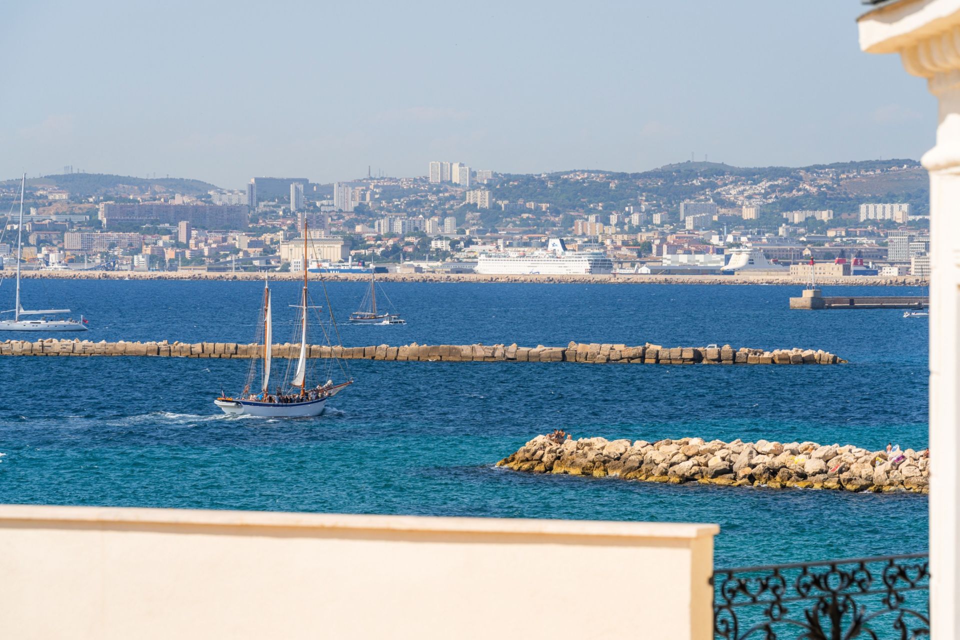 architect's house 7 Rooms for sale on MARSEILLE (13007)