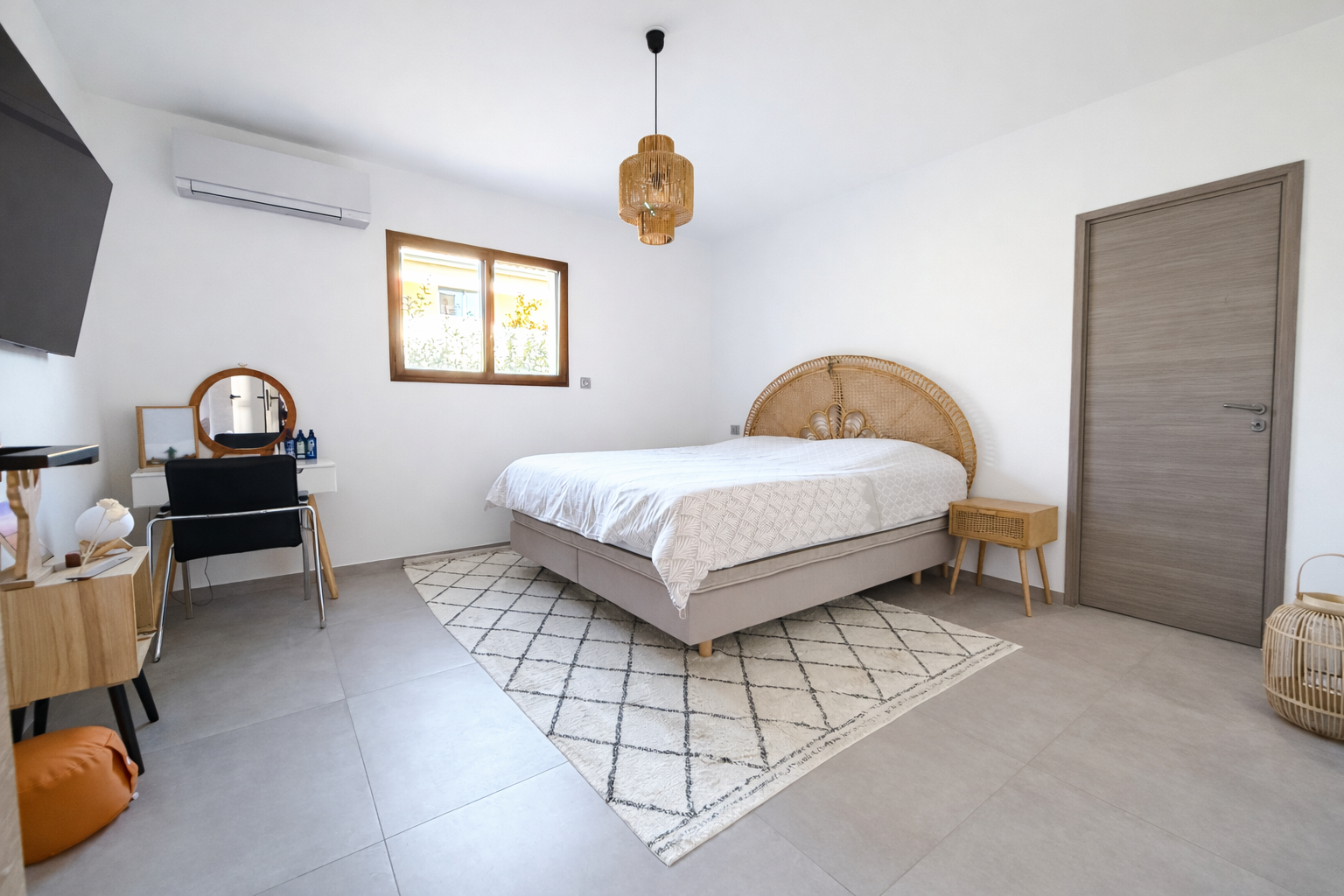 luxury house 5 Rooms for sale on NARBONNE (11100)