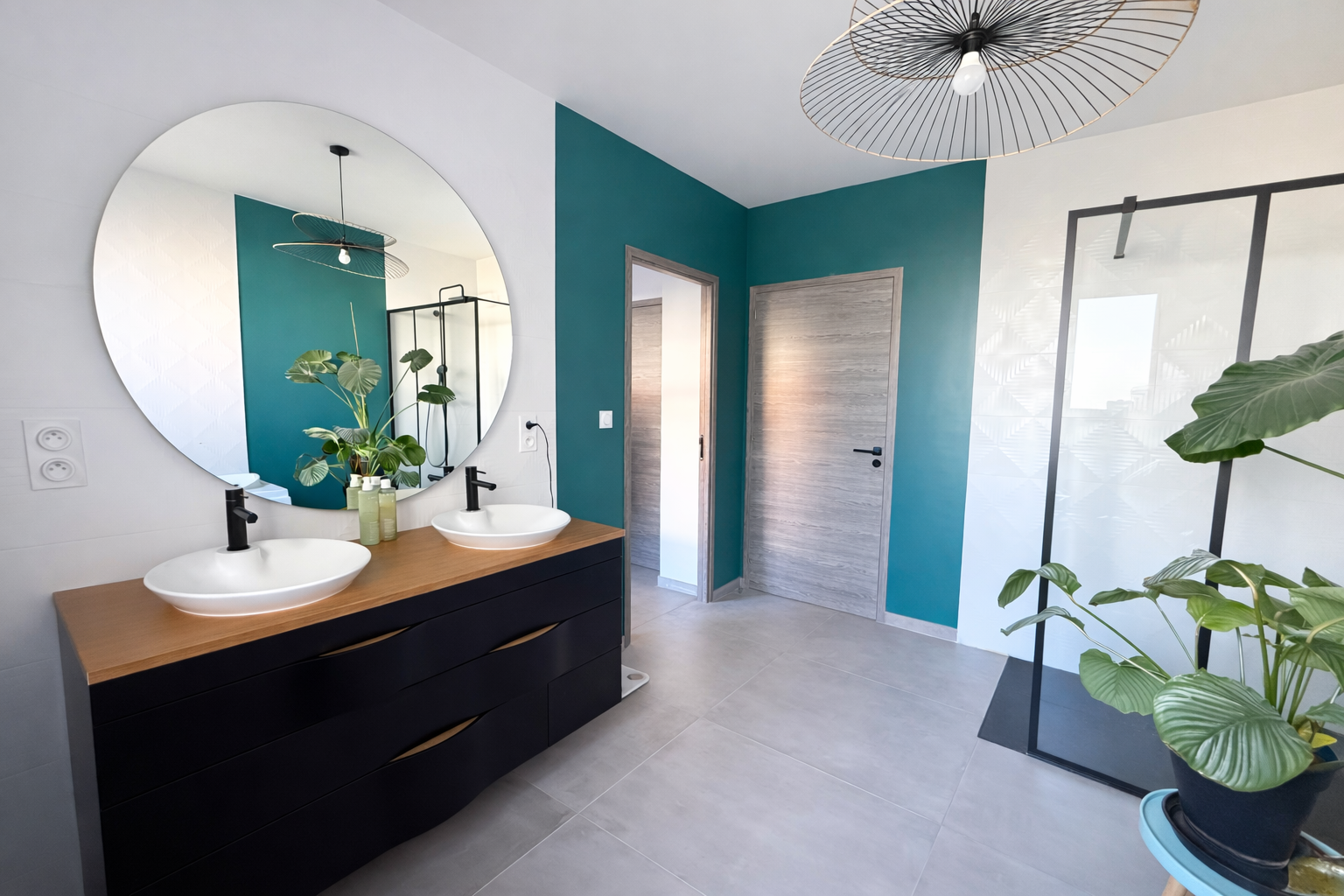 luxury house 5 Rooms for sale on NARBONNE (11100)