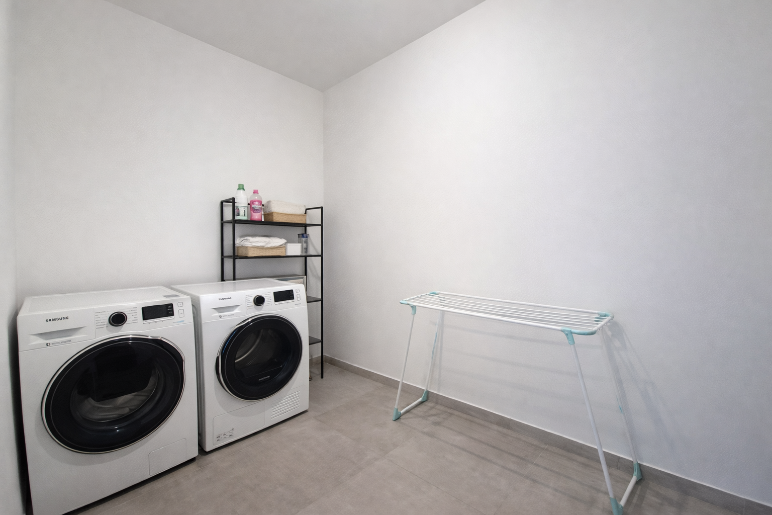 luxury house 5 Rooms for sale on NARBONNE (11100)