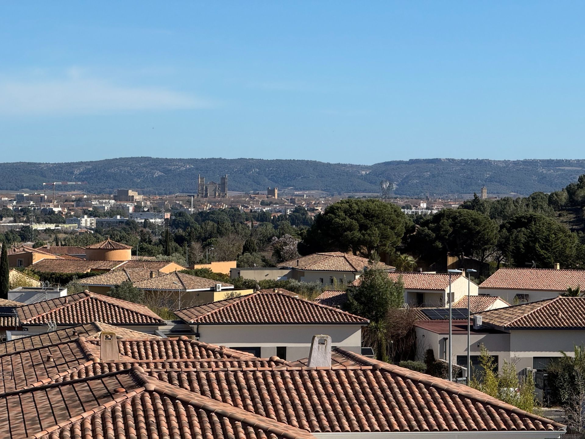 luxury house 5 Rooms for sale on NARBONNE (11100)