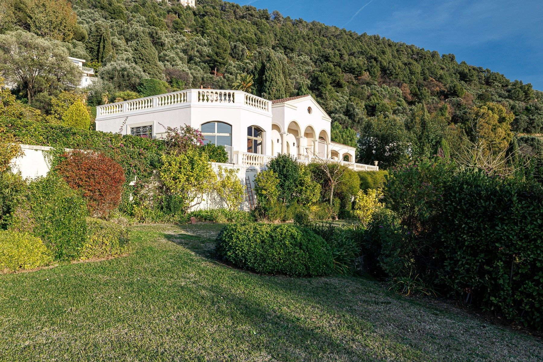 luxury villa 14 Rooms for sale on NICE (06000)
