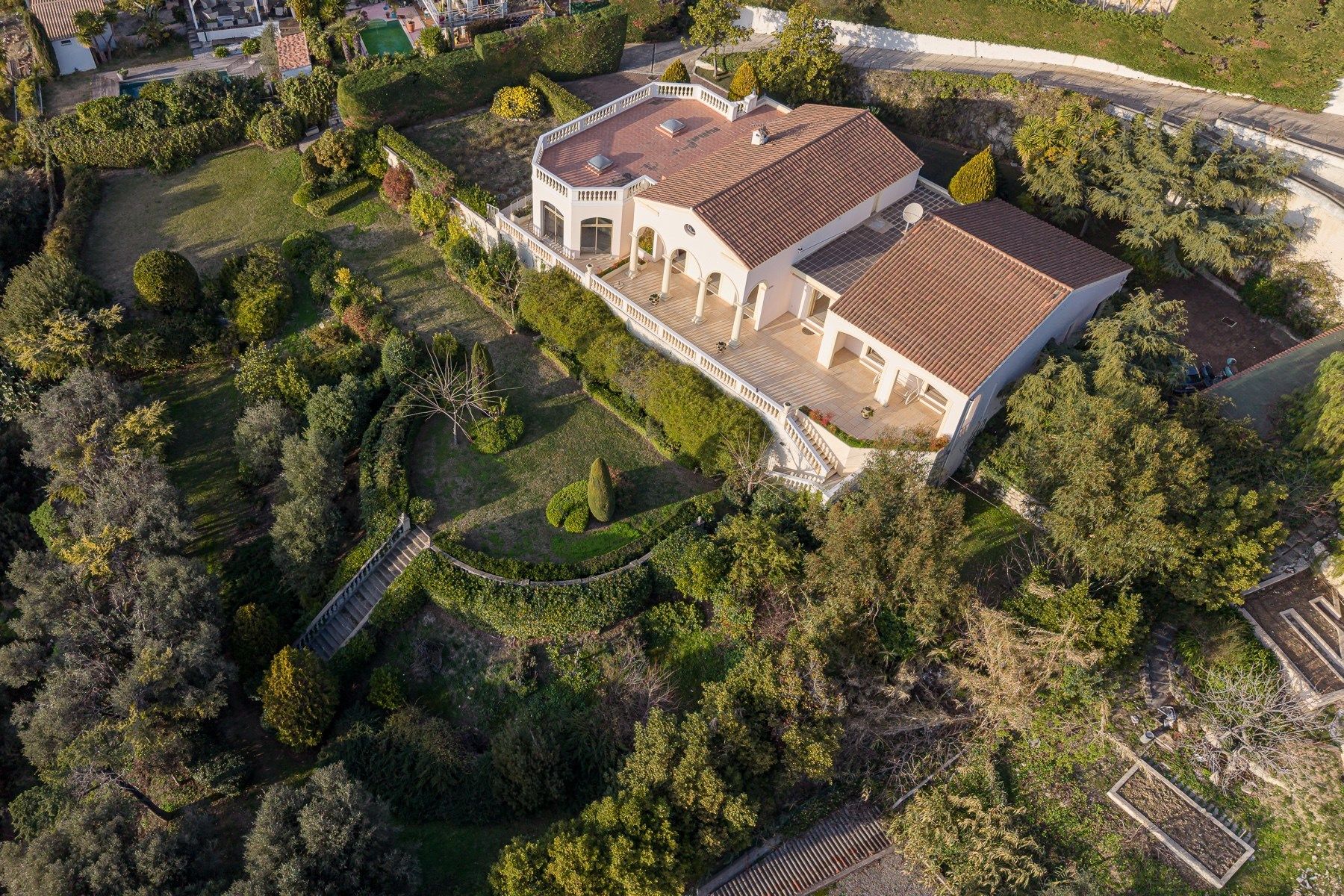 luxury villa 14 Rooms for sale on NICE (06000)
