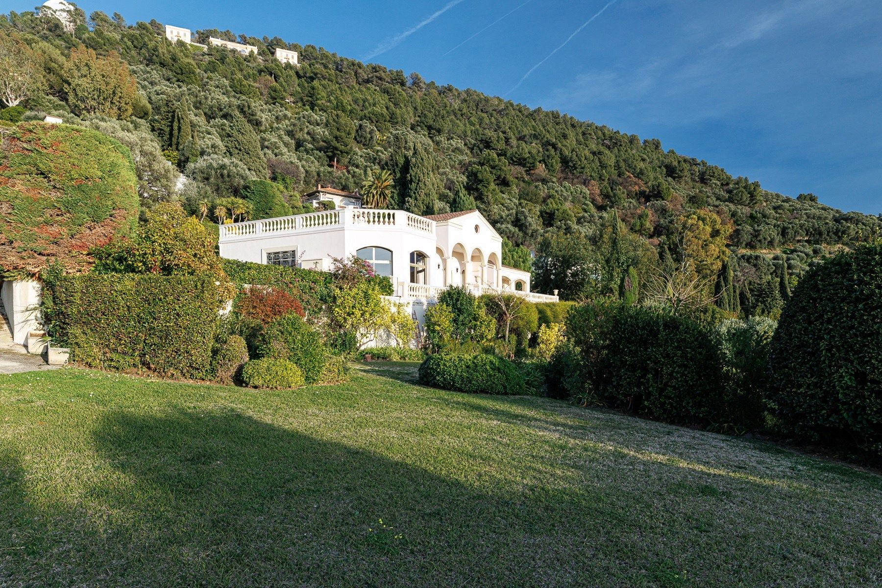luxury villa 14 Rooms for sale on NICE (06000)