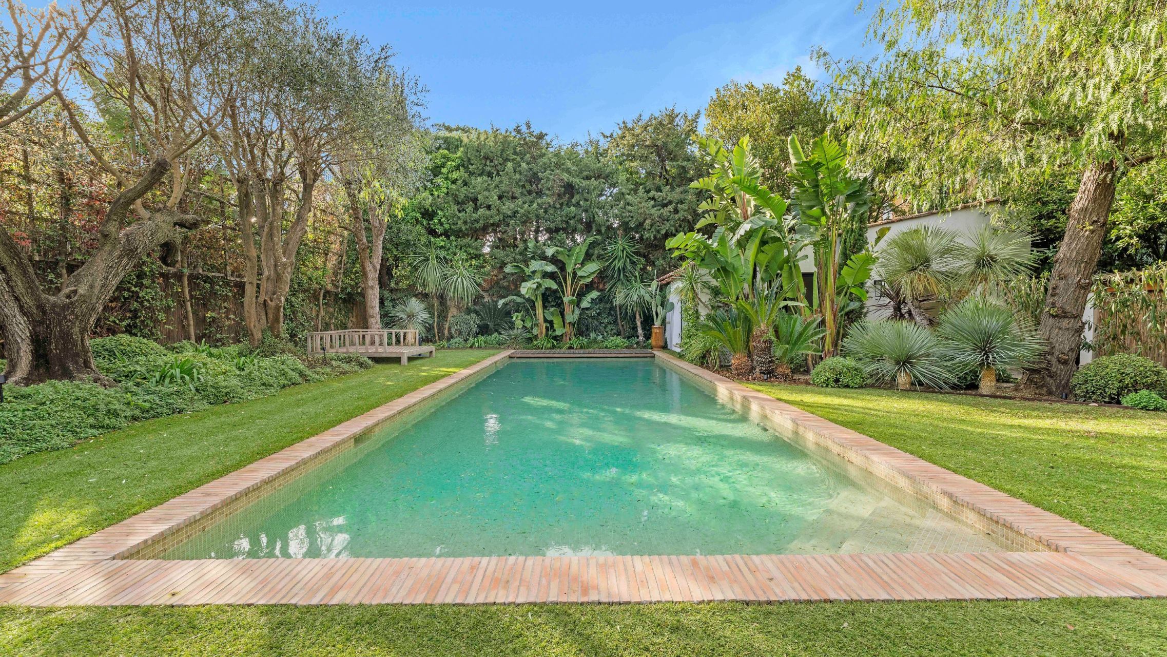 maison contemporaine 9 Pièces en vente sur ST TROPEZ (83990)