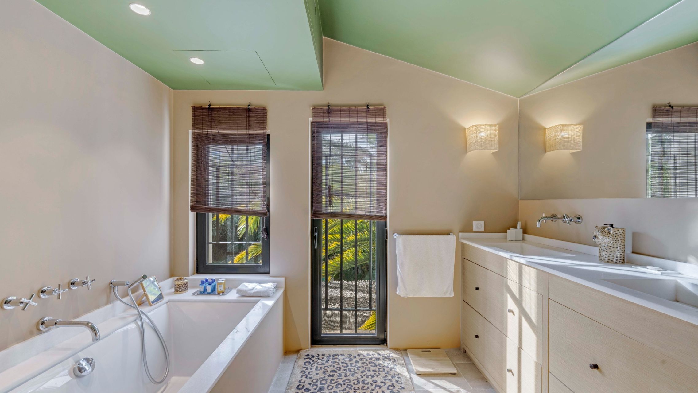 maison contemporaine 9 Pièces en vente sur ST TROPEZ (83990)