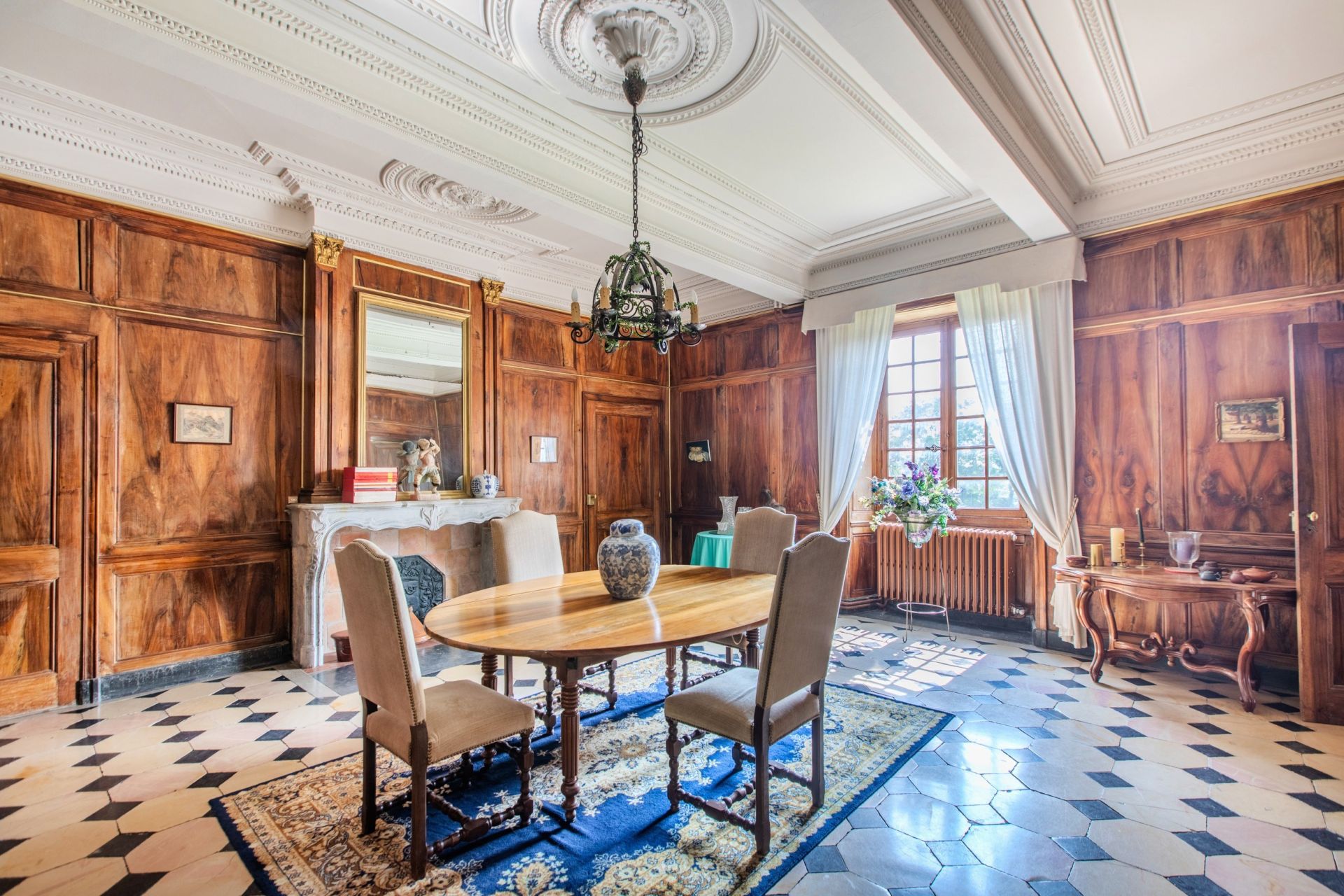 castle 20 Rooms for sale on ST HEAND (42570)