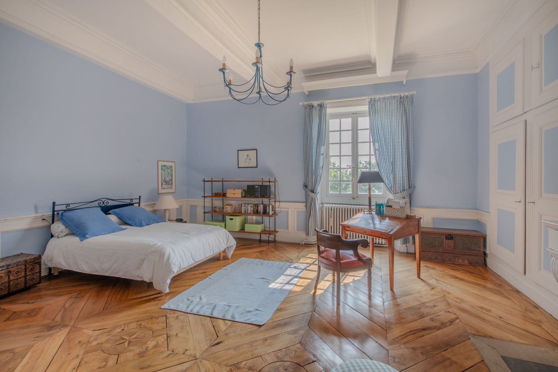 castle 20 Rooms for sale on ST HEAND (42570)