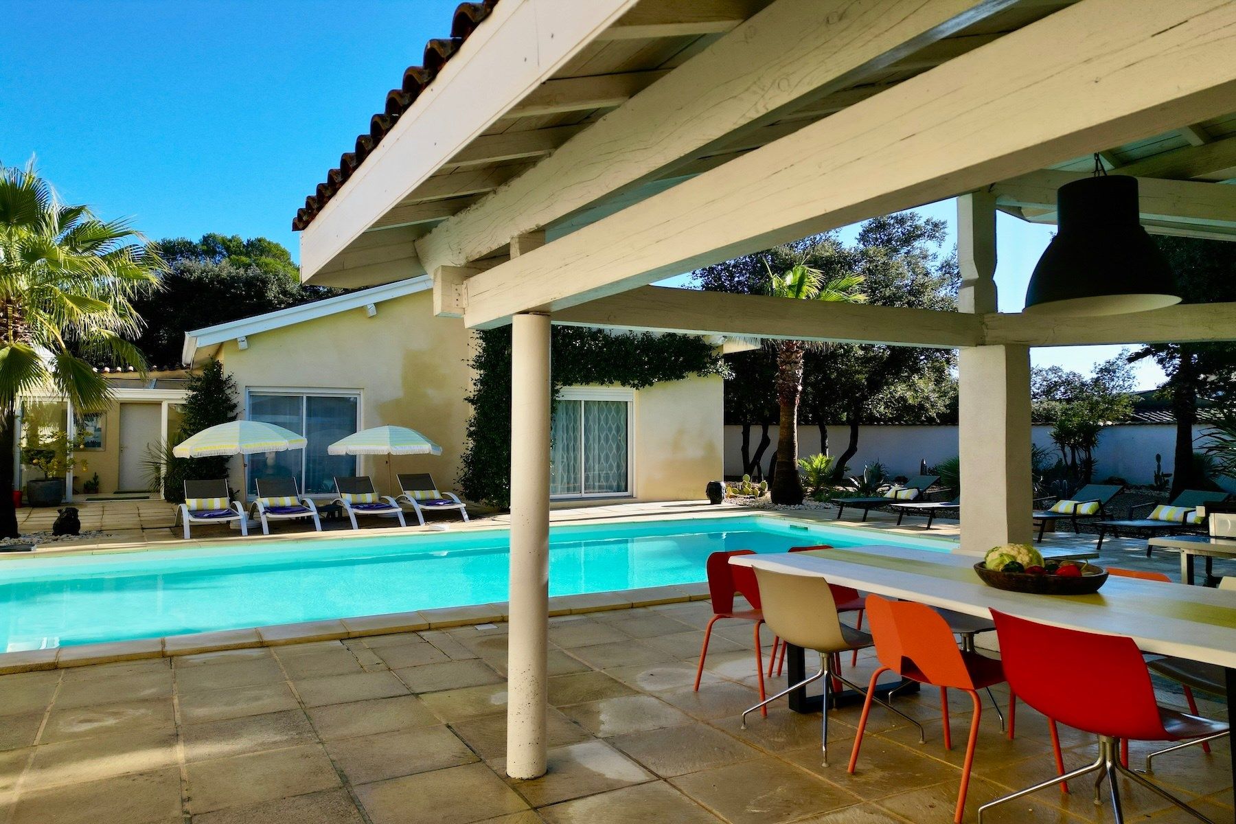 luxury villa 9 Rooms for sale on UZES (30700)