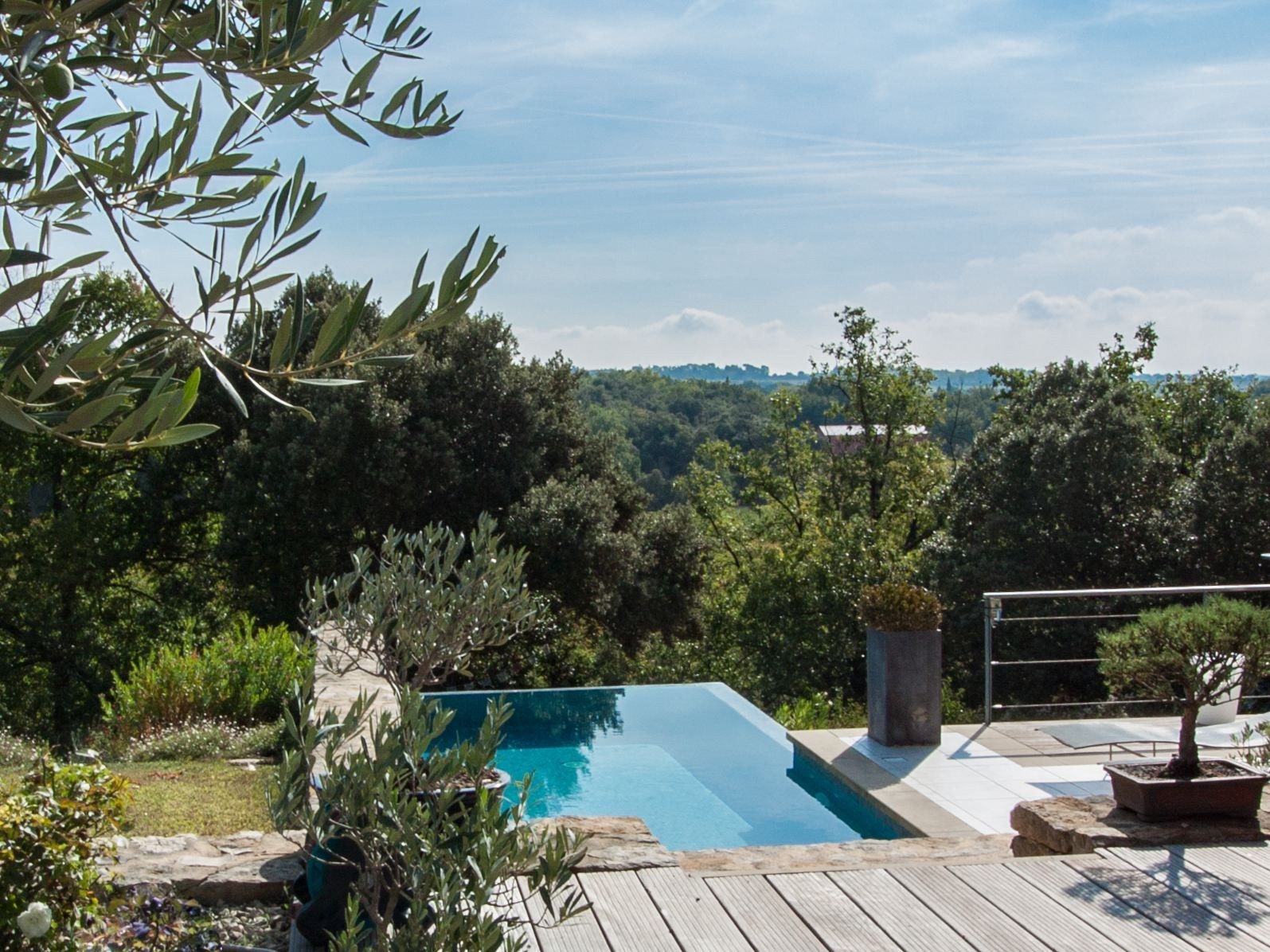 luxury villa 10 Rooms for sale on UZES (30700)