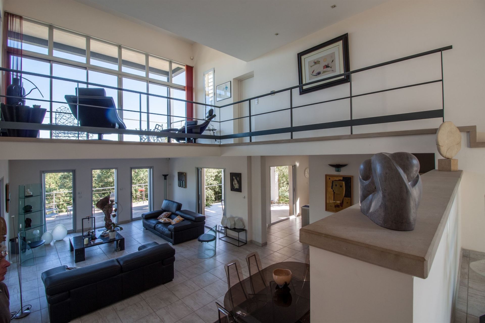 luxury villa 10 Rooms for sale on UZES (30700)