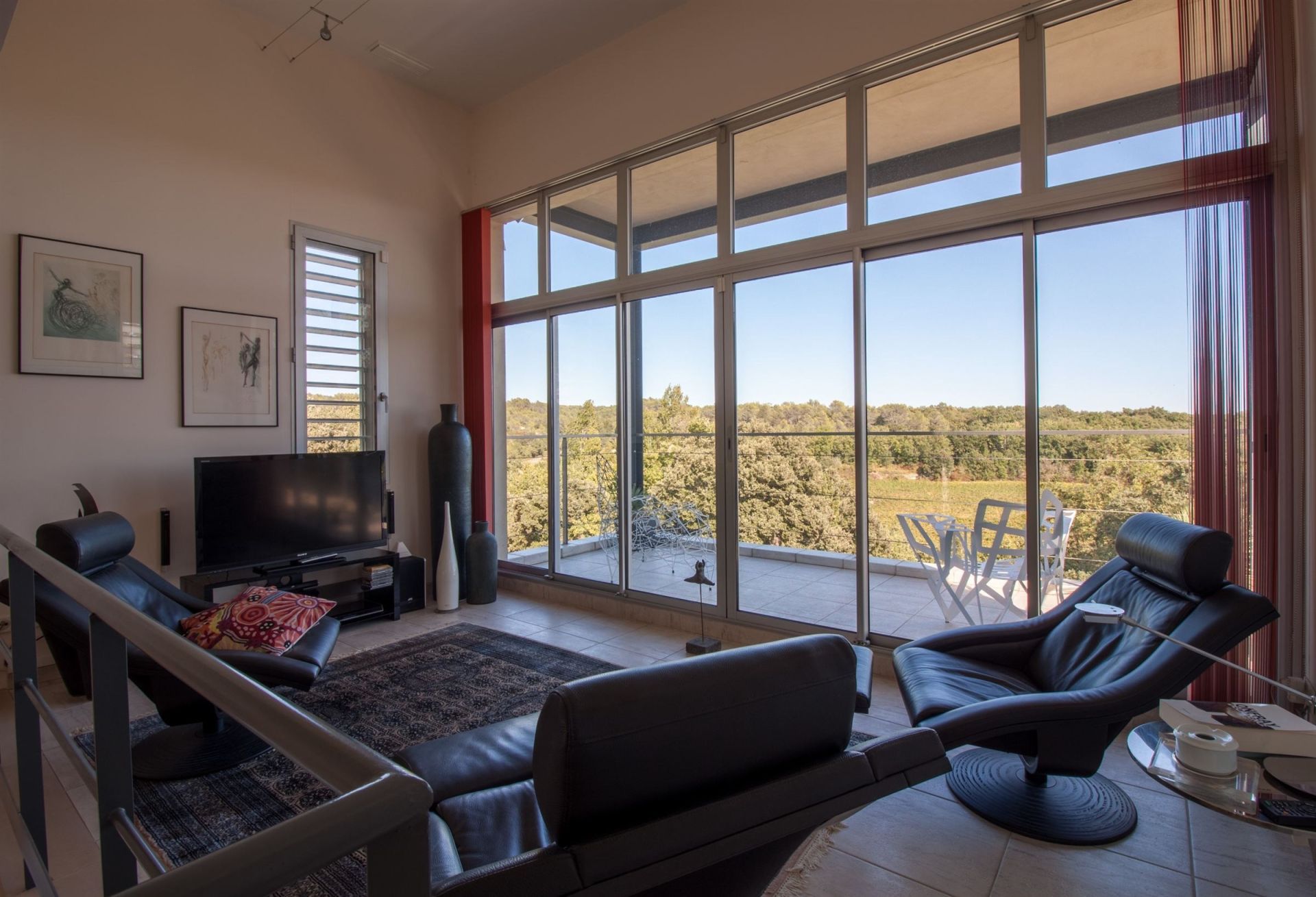 luxury villa 10 Rooms for sale on UZES (30700)