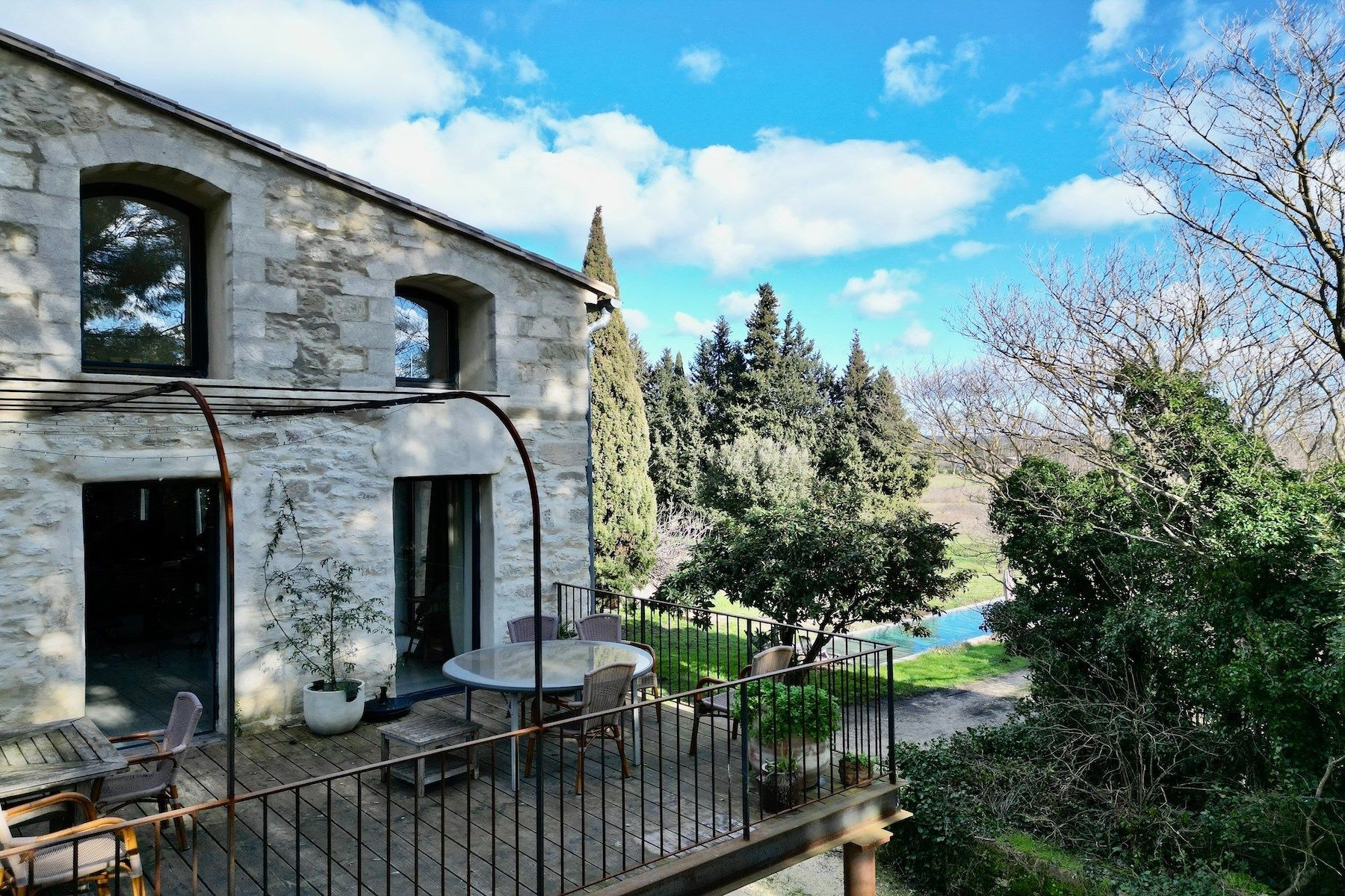 luxury house 10 Rooms for sale on UZES (30700)