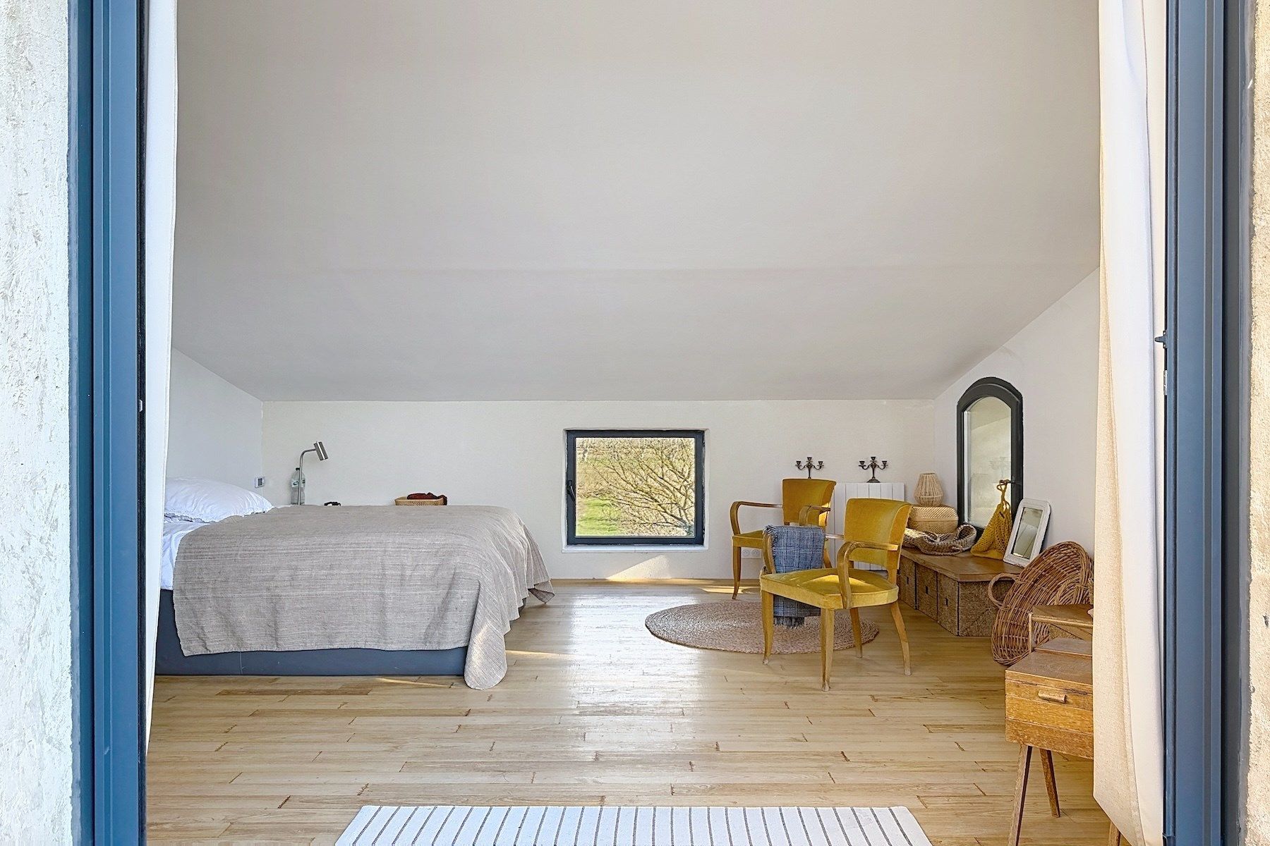 luxury house 10 Rooms for sale on UZES (30700)