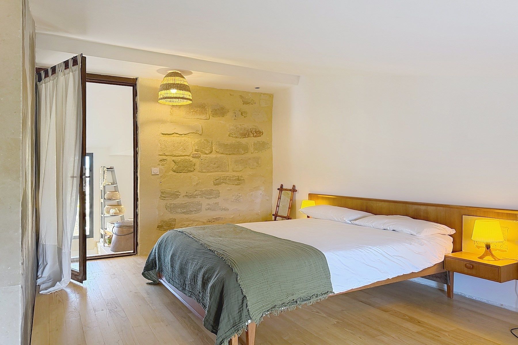 luxury house 10 Rooms for sale on UZES (30700)