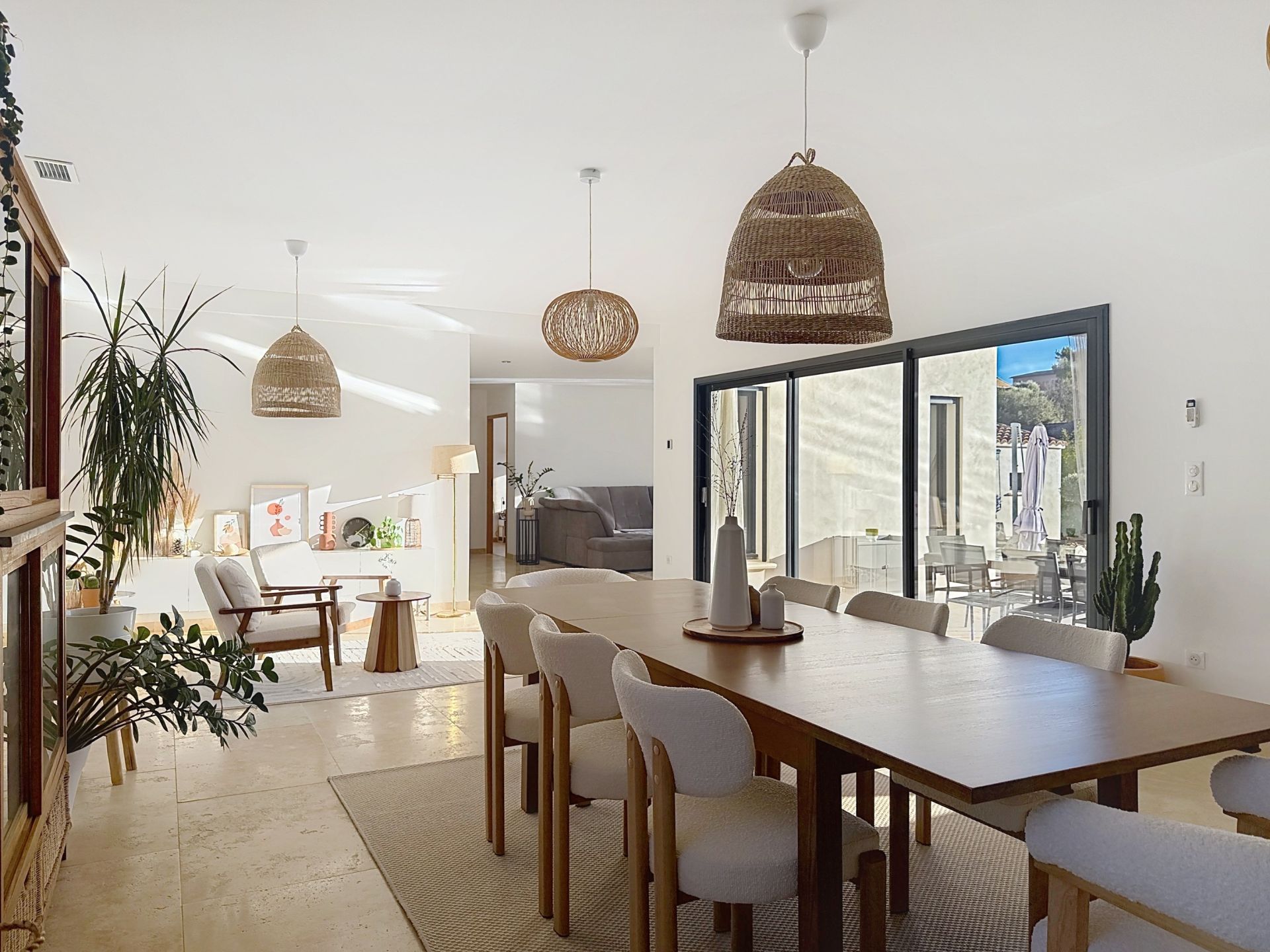 luxury house 5 Rooms for sale on UZES (30700)