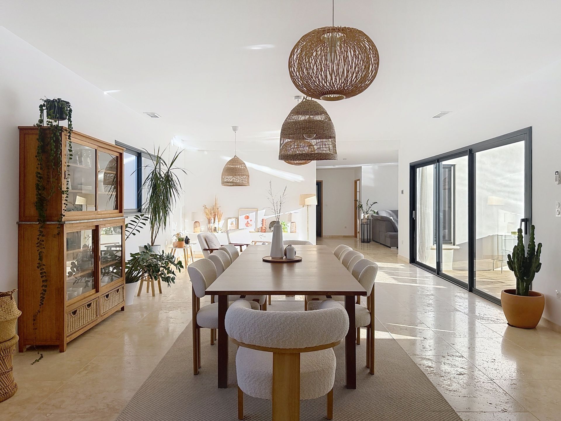 luxury house 5 Rooms for sale on UZES (30700)