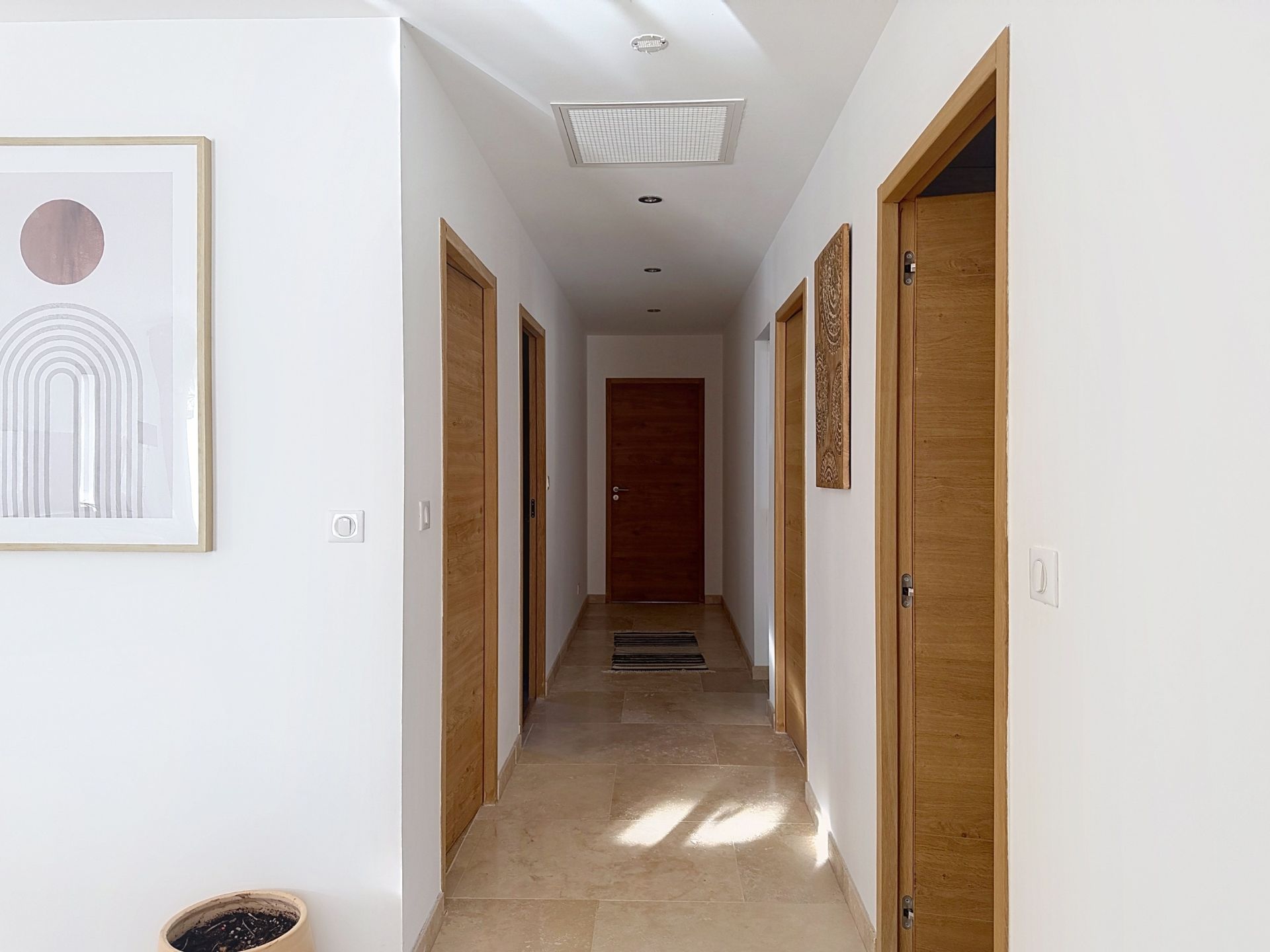 luxury house 5 Rooms for sale on UZES (30700)