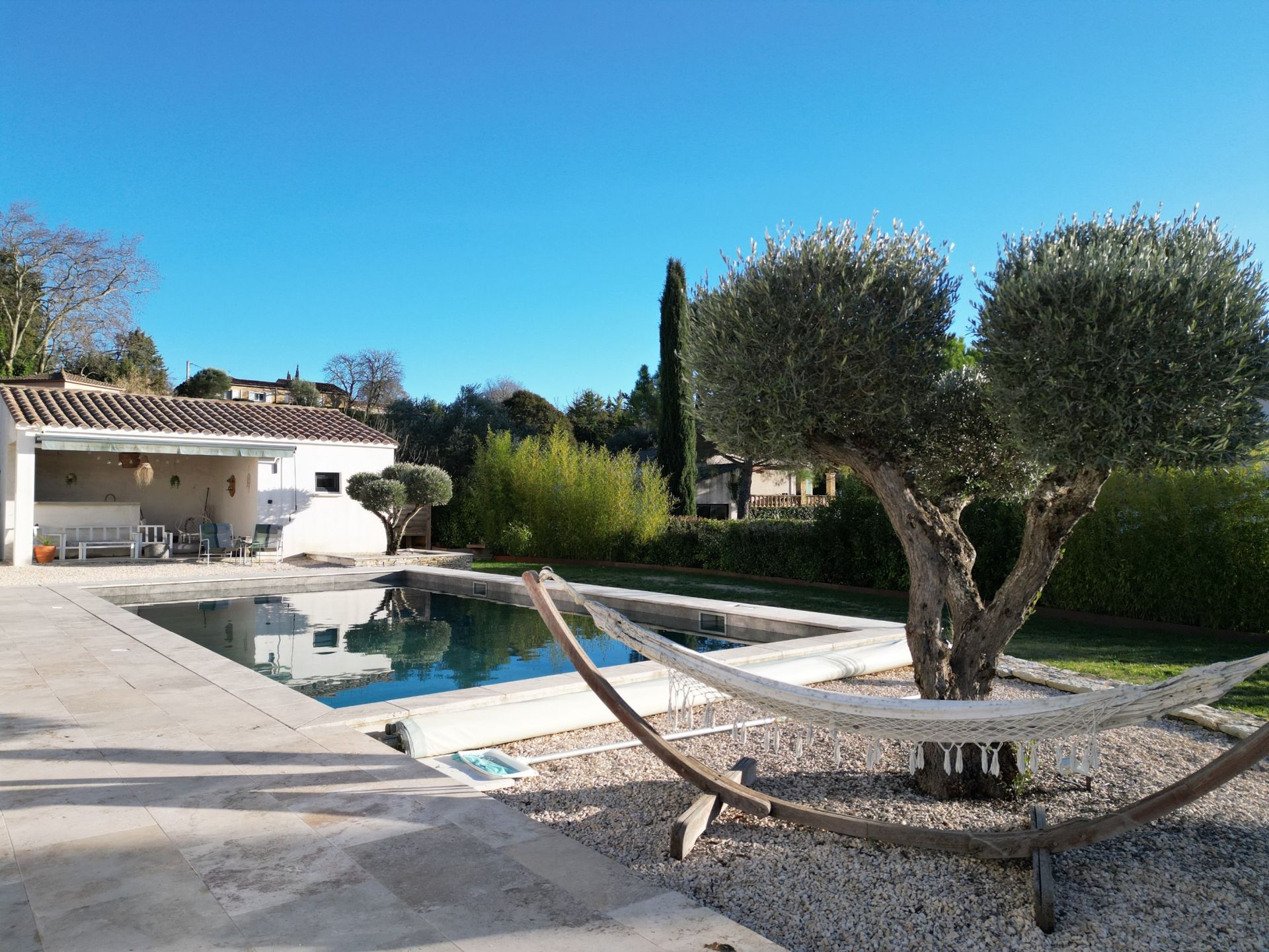 luxury house 5 Rooms for sale on UZES (30700)