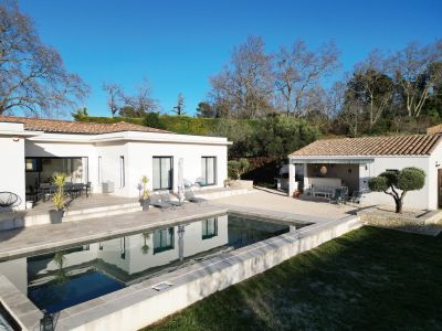 Sale Luxury house Uzès 5&nbsp;Rooms 222&nbsp;m²