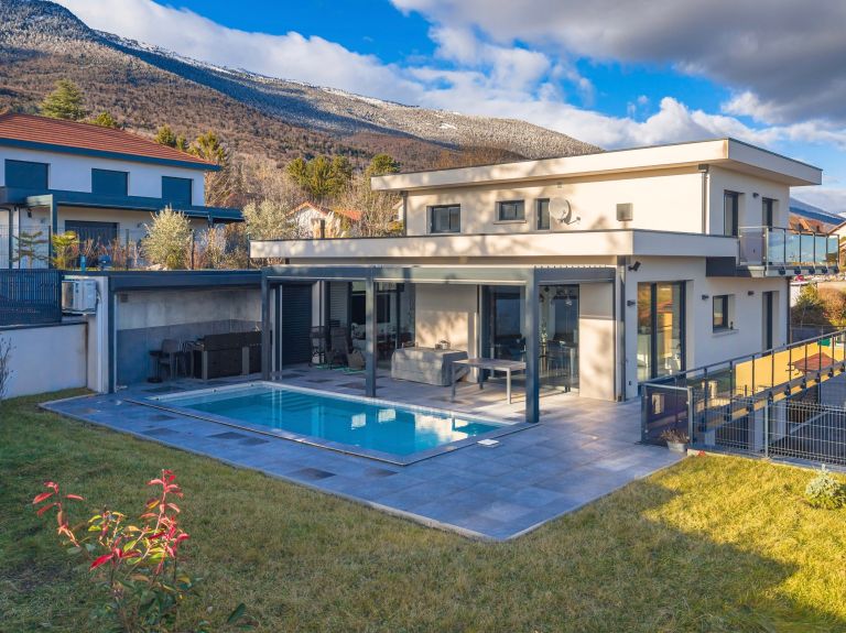 maison de luxe 6 Pièces en vente sur THOIRY (01710)