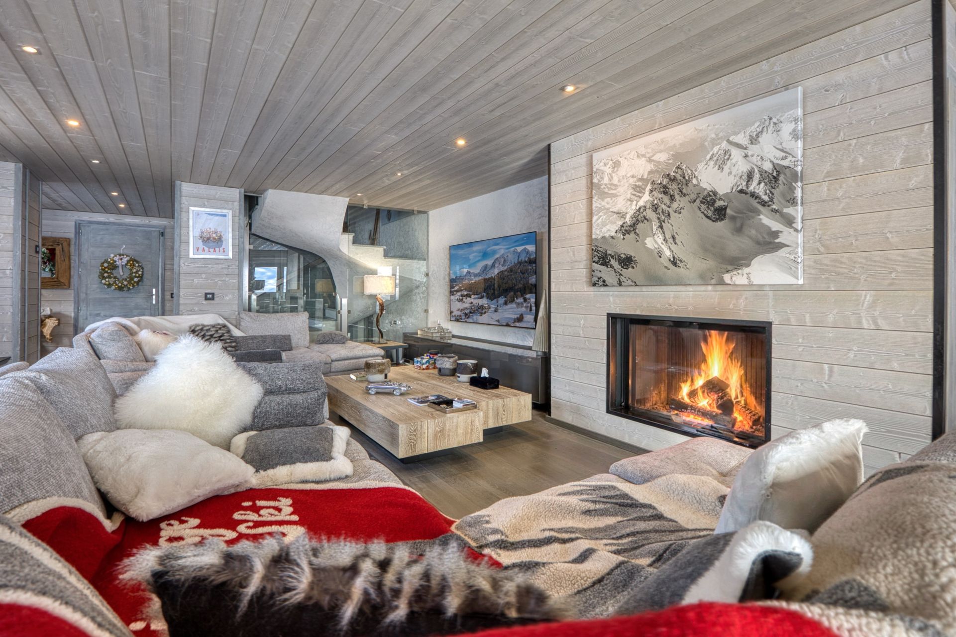 luxury chalet 7 Rooms for seasonal rent on MEGEVE (74120)