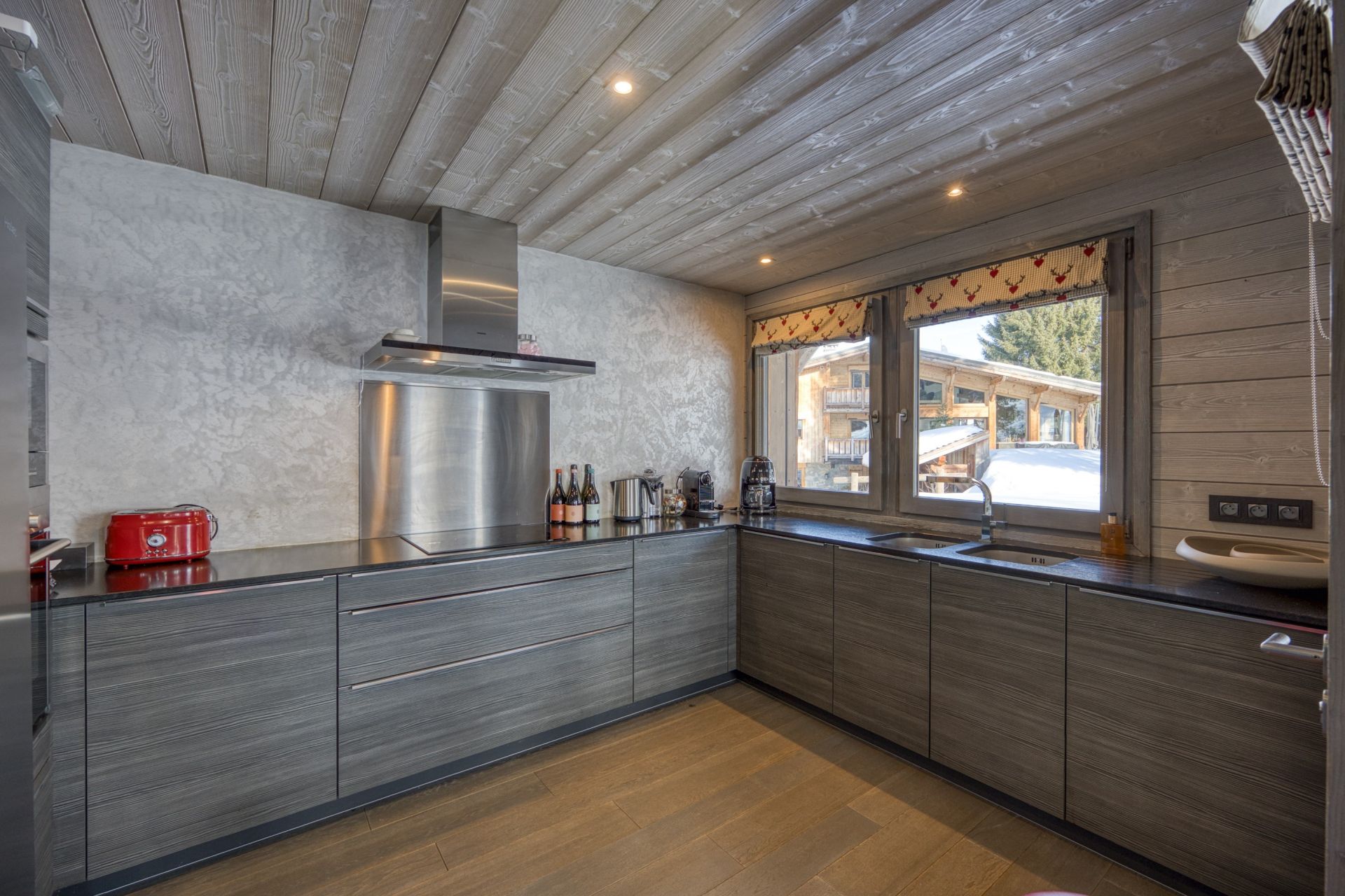 luxury chalet 7 Rooms for seasonal rent on MEGEVE (74120)