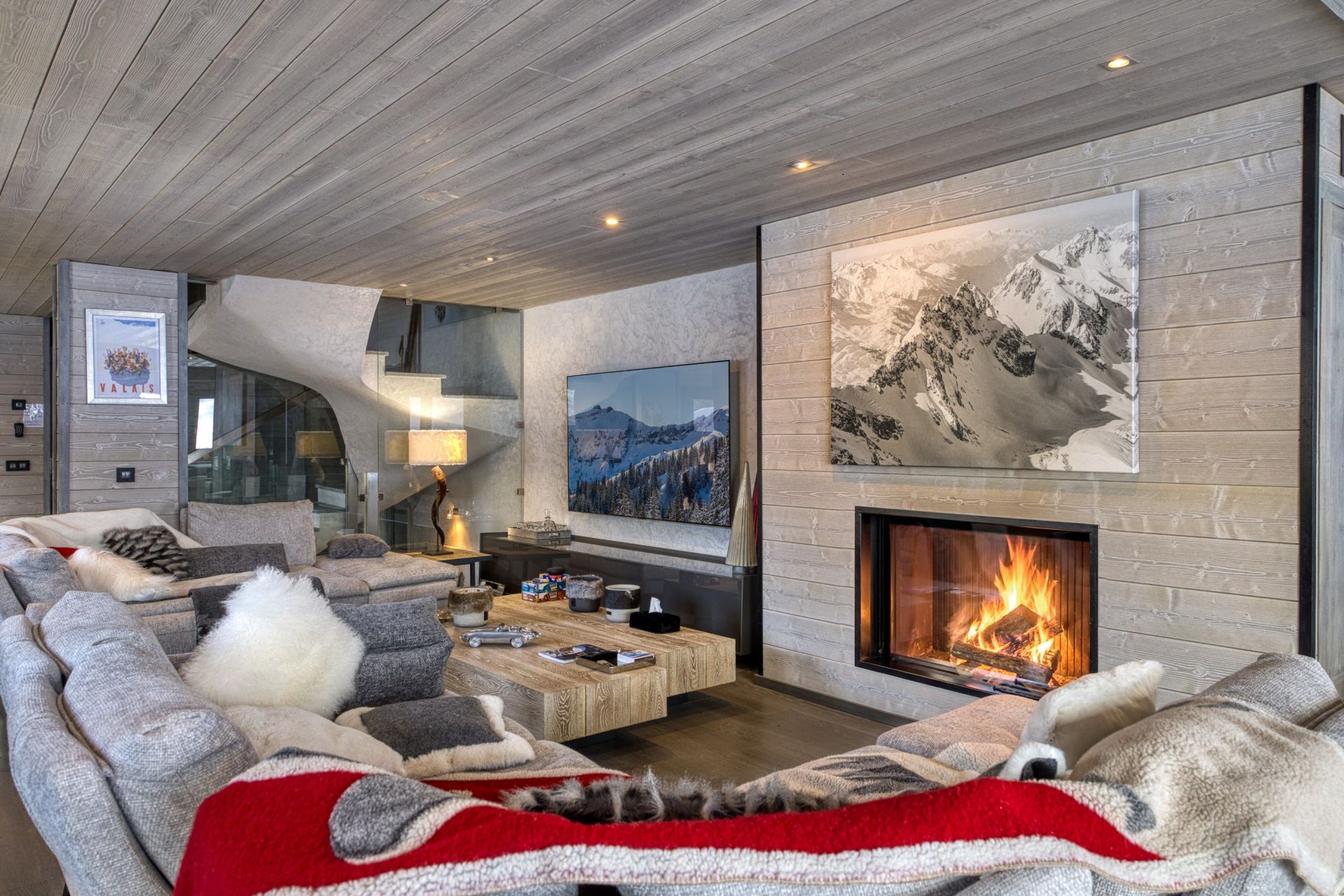 luxury chalet 7 Rooms for seasonal rent on MEGEVE (74120)