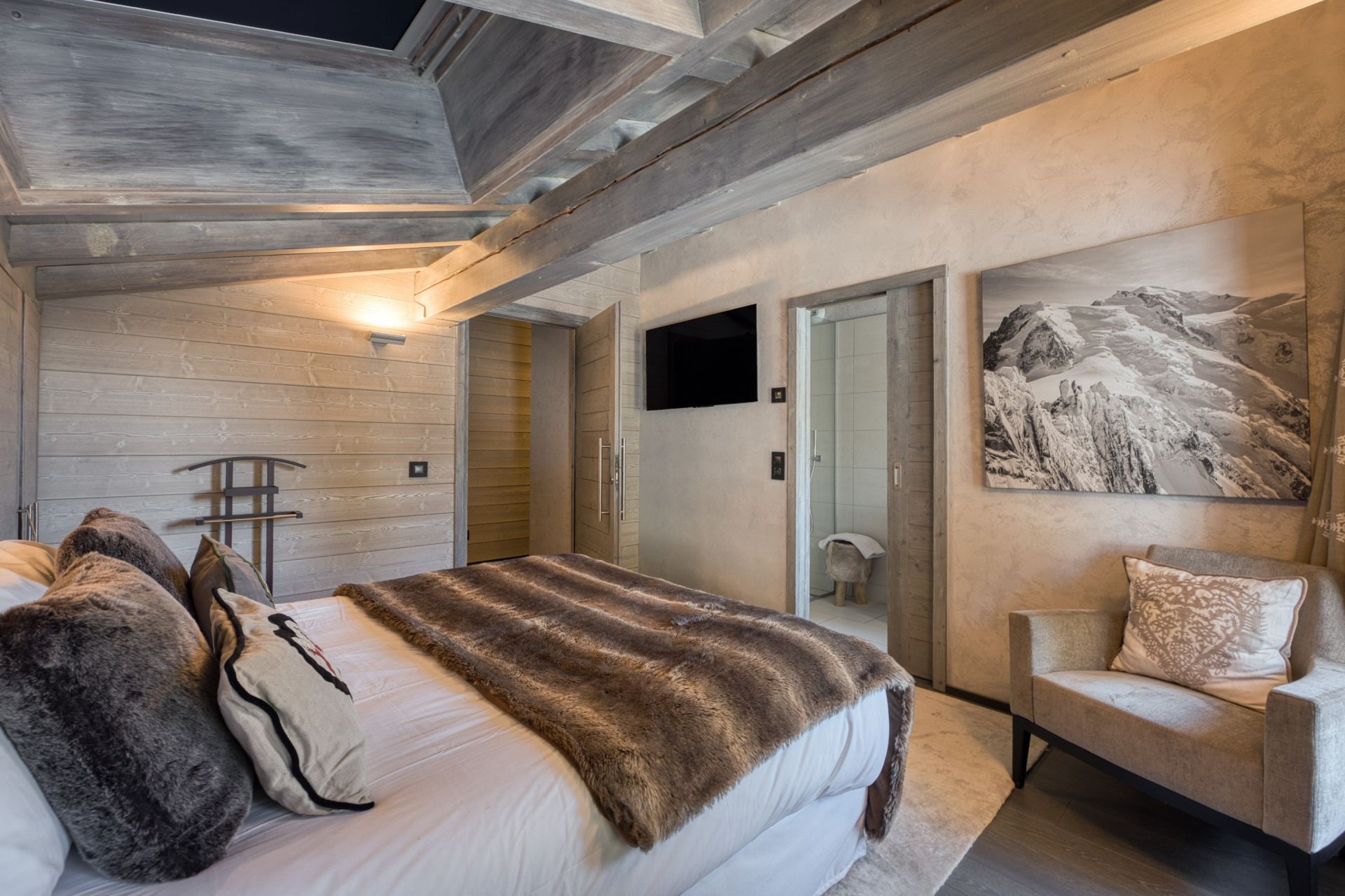 luxury chalet 7 Rooms for seasonal rent on MEGEVE (74120)