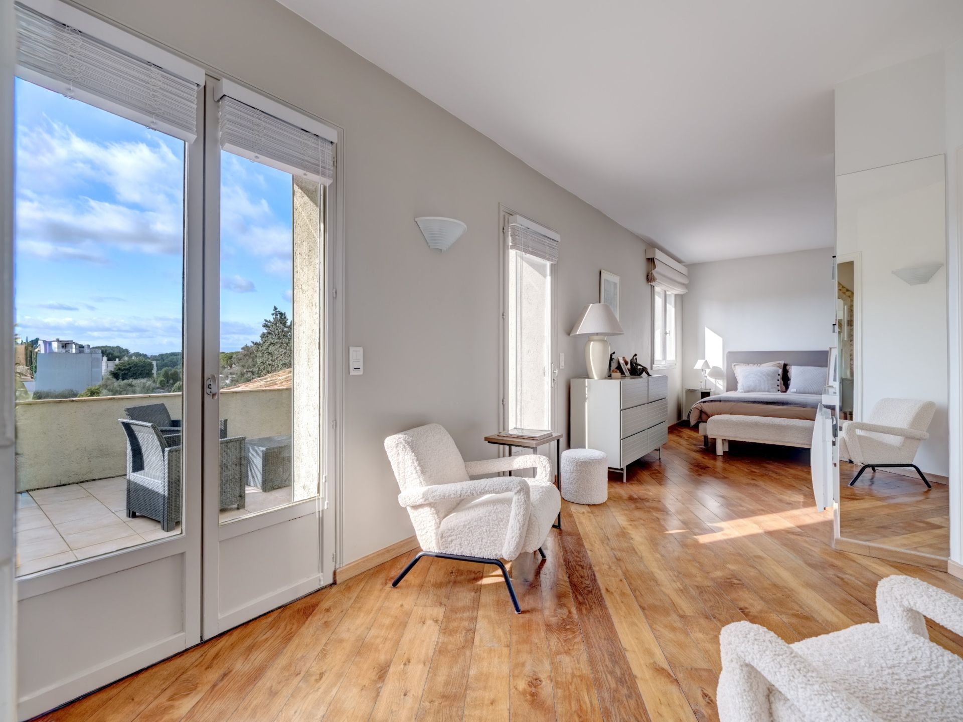 luxury villa 6 Rooms for sale on LE CANNET (06110)