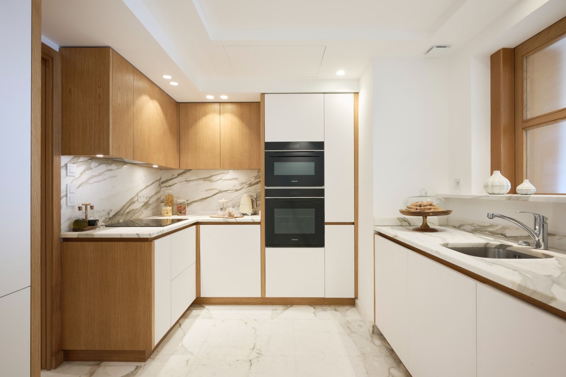 luxury apartment 3 Rooms for sale on CANNES (06400)