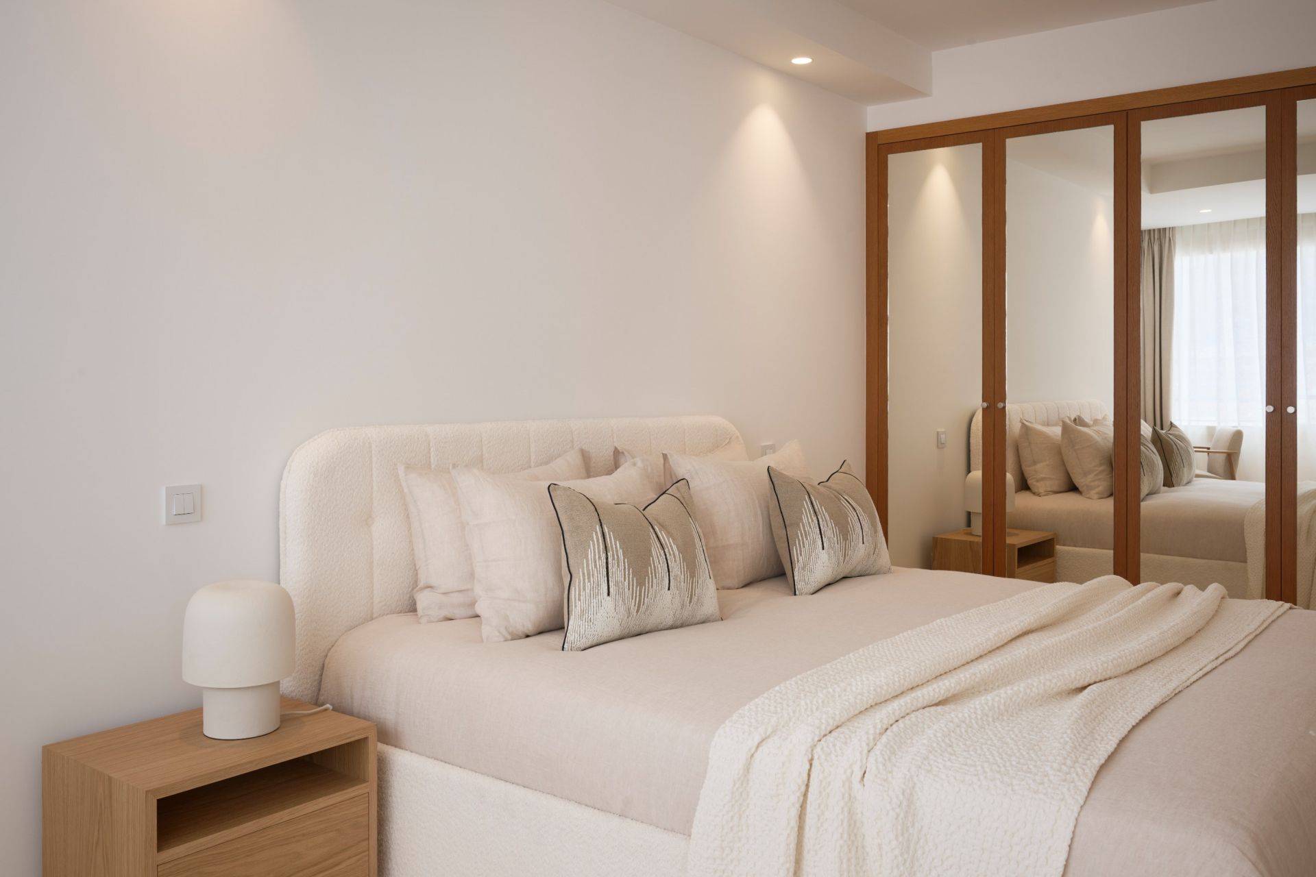 luxury apartment 3 Rooms for sale on CANNES (06400)