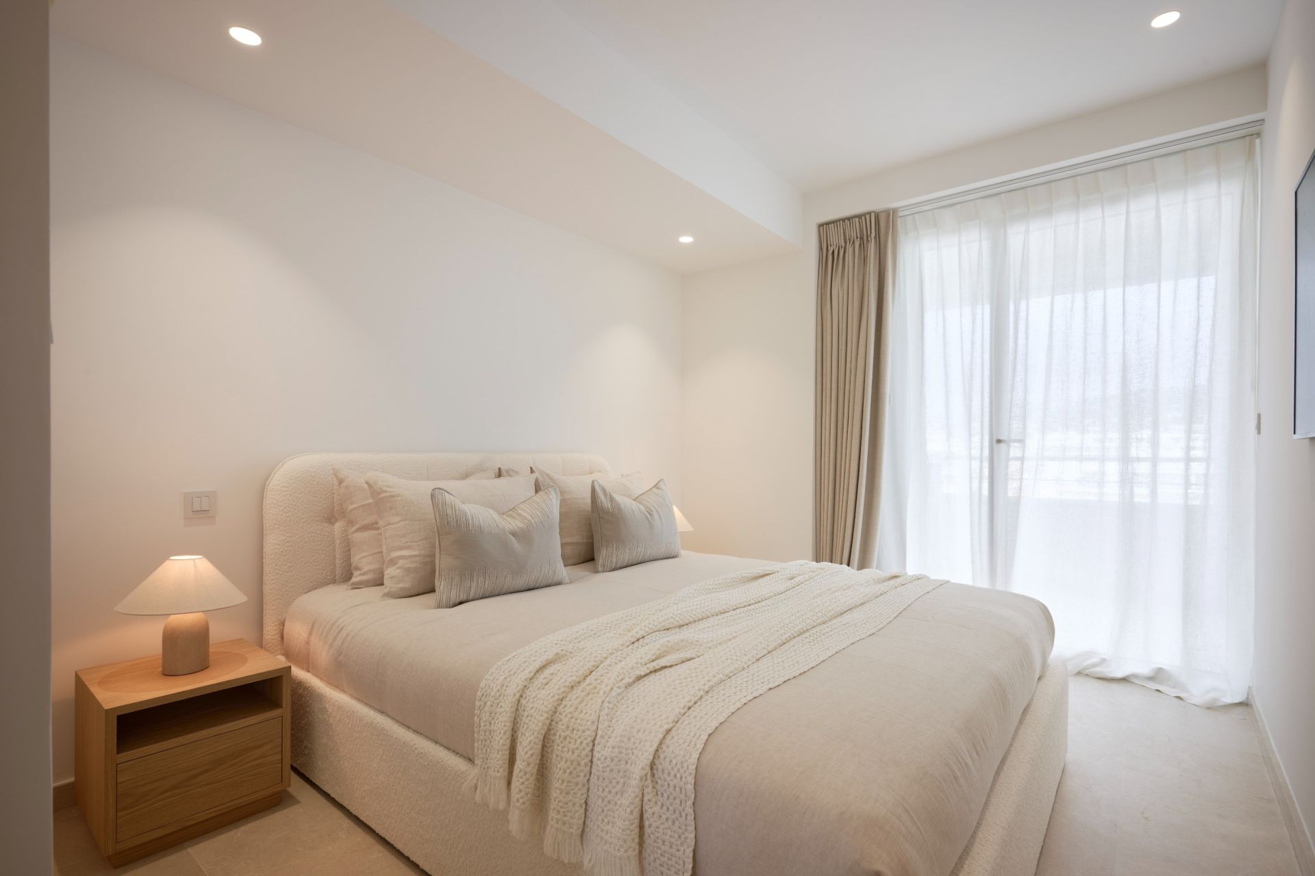 luxury apartment 3 Rooms for sale on CANNES (06400)